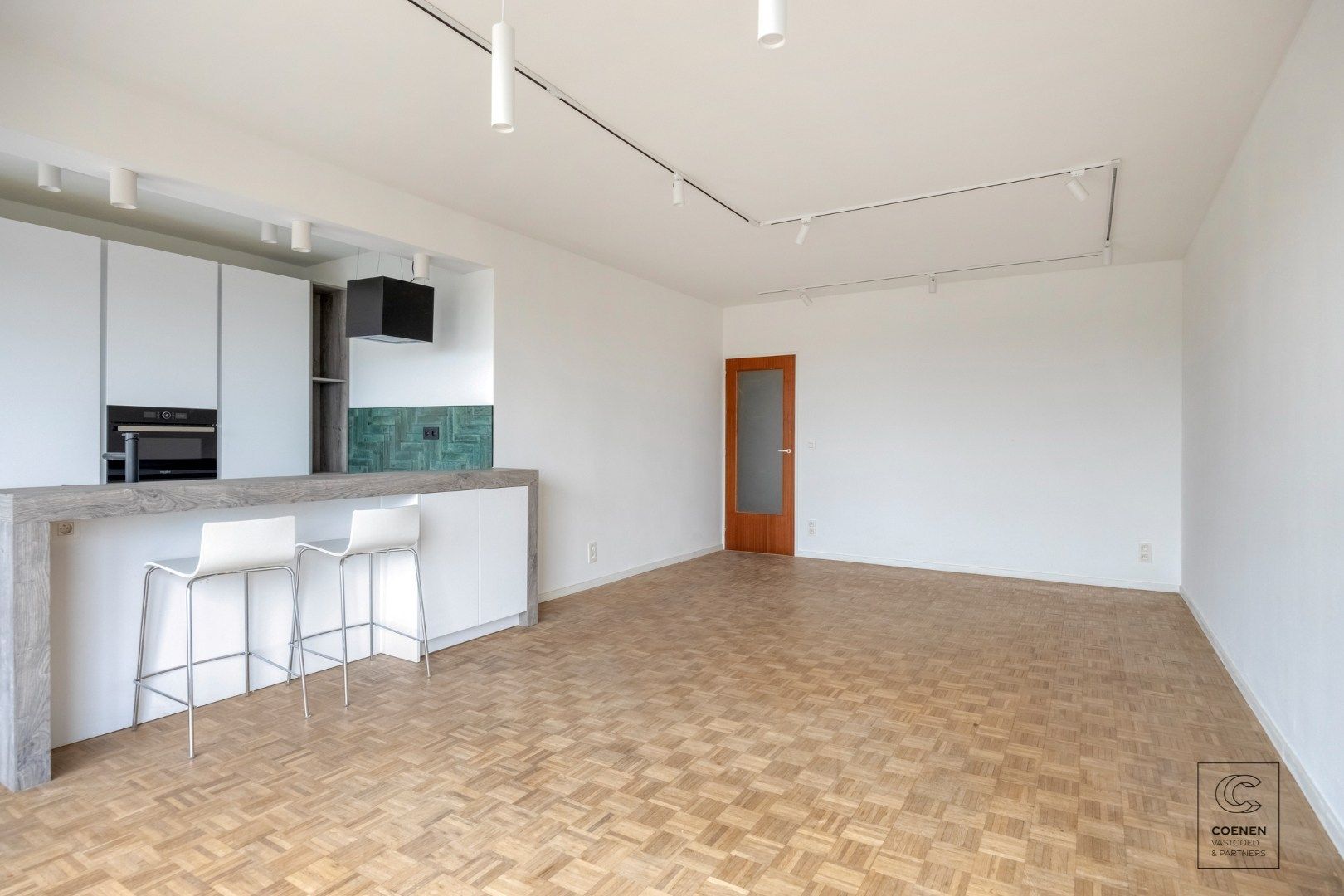 Volledig gerenoveerd appartement op toplocatie te Linkeroever  foto 2