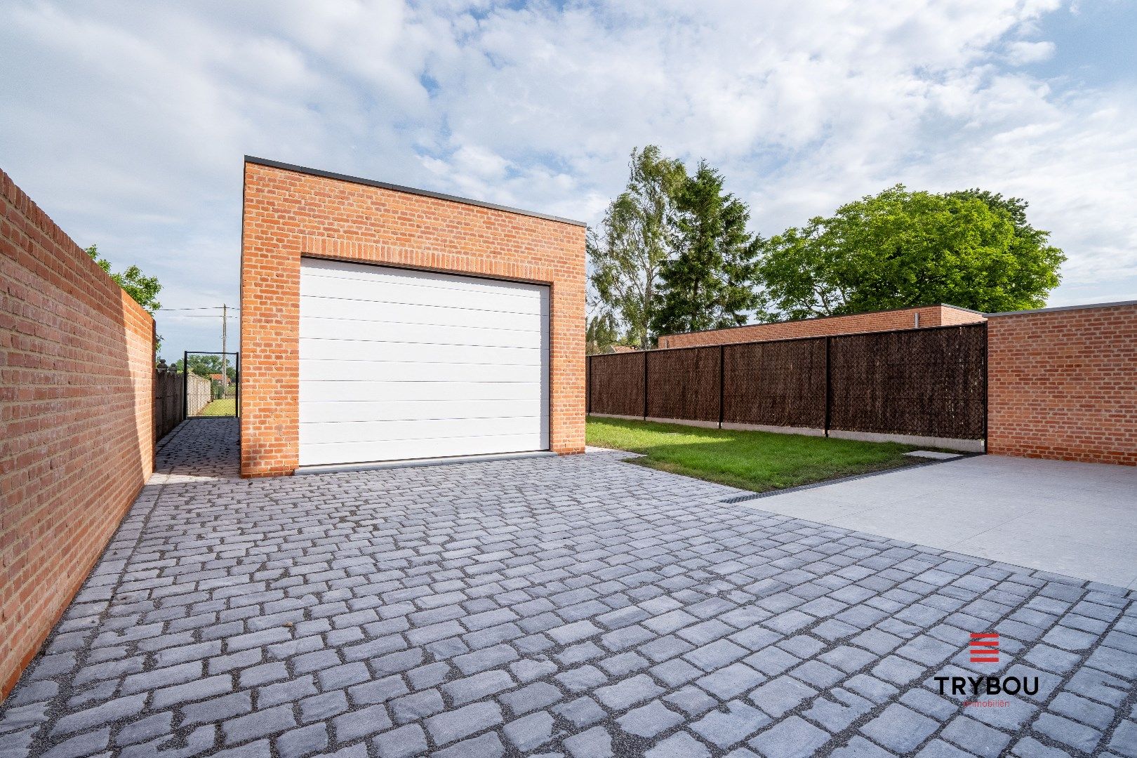 2 hoogwaardig afgewerkte nieuwbouwwoningen met garage foto 20