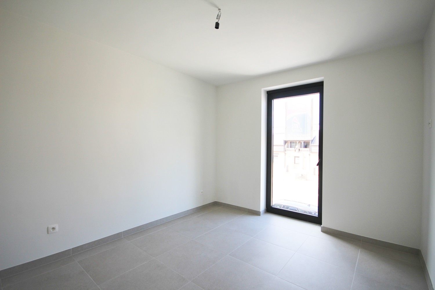 Instapklare nieuwbouw duplex te huur in Sint-Truiden! foto 4