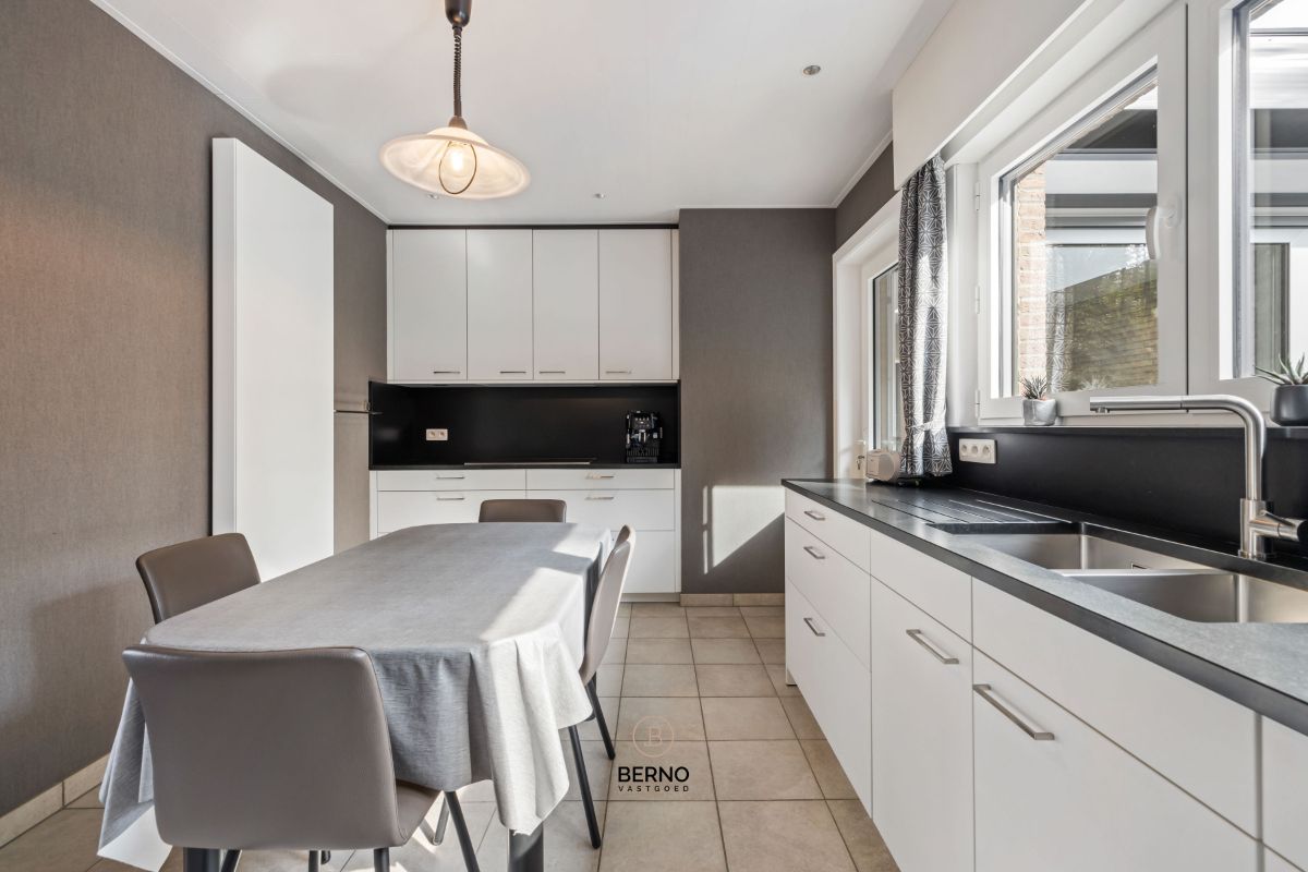 Instapklare laagbouwwoning in groene, rustige omgeving foto 10