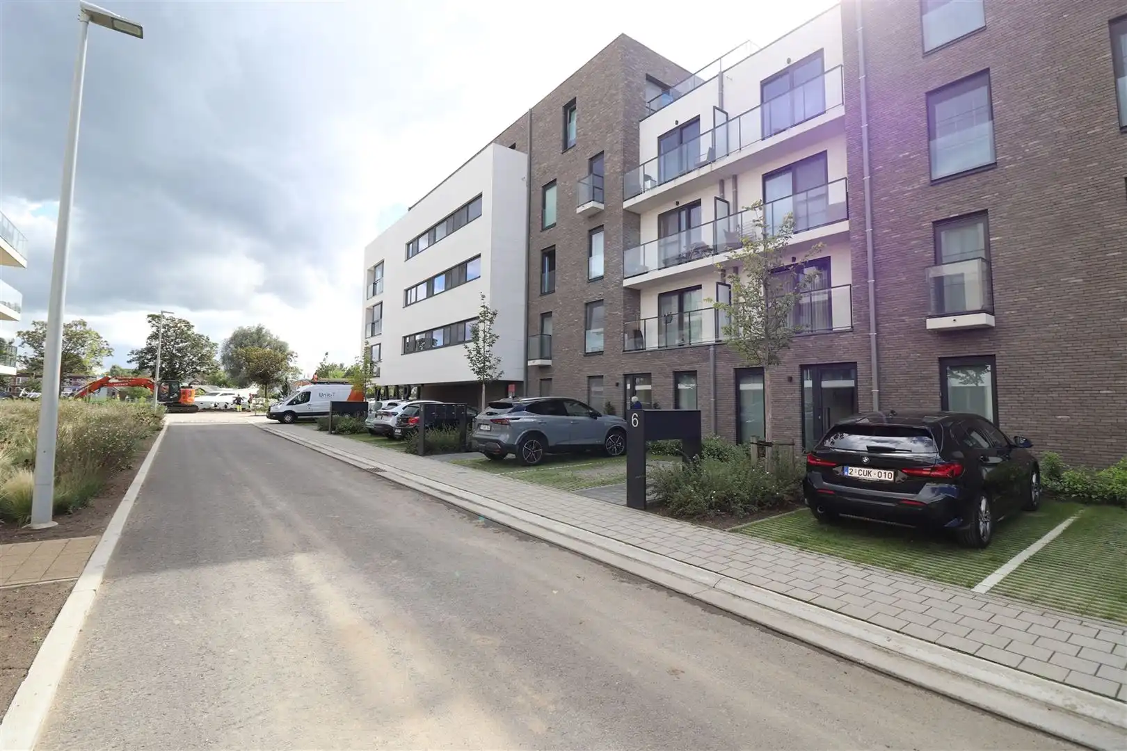 Nieuwbouw appartement met 2 slaapkamers, terras en parking foto {{pictureIndex}}