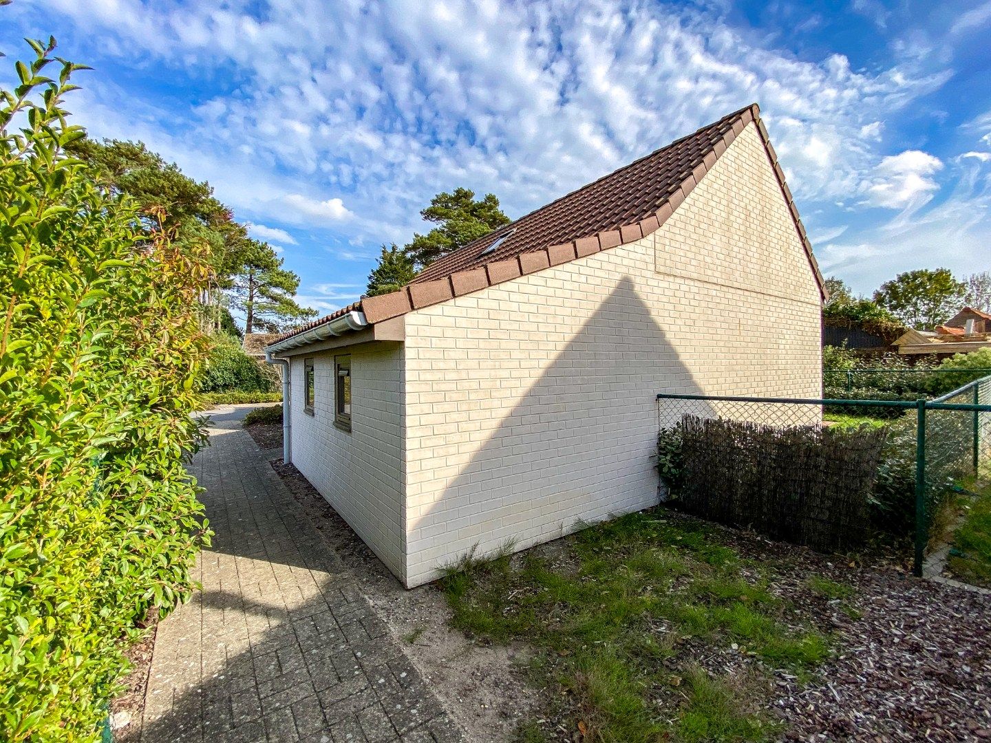 Prachtig onderhouden vakantiewoning (type vissershuis) met 3 slaapkamers en privé-parkeerplaats te Oostduinkerke.  foto 26