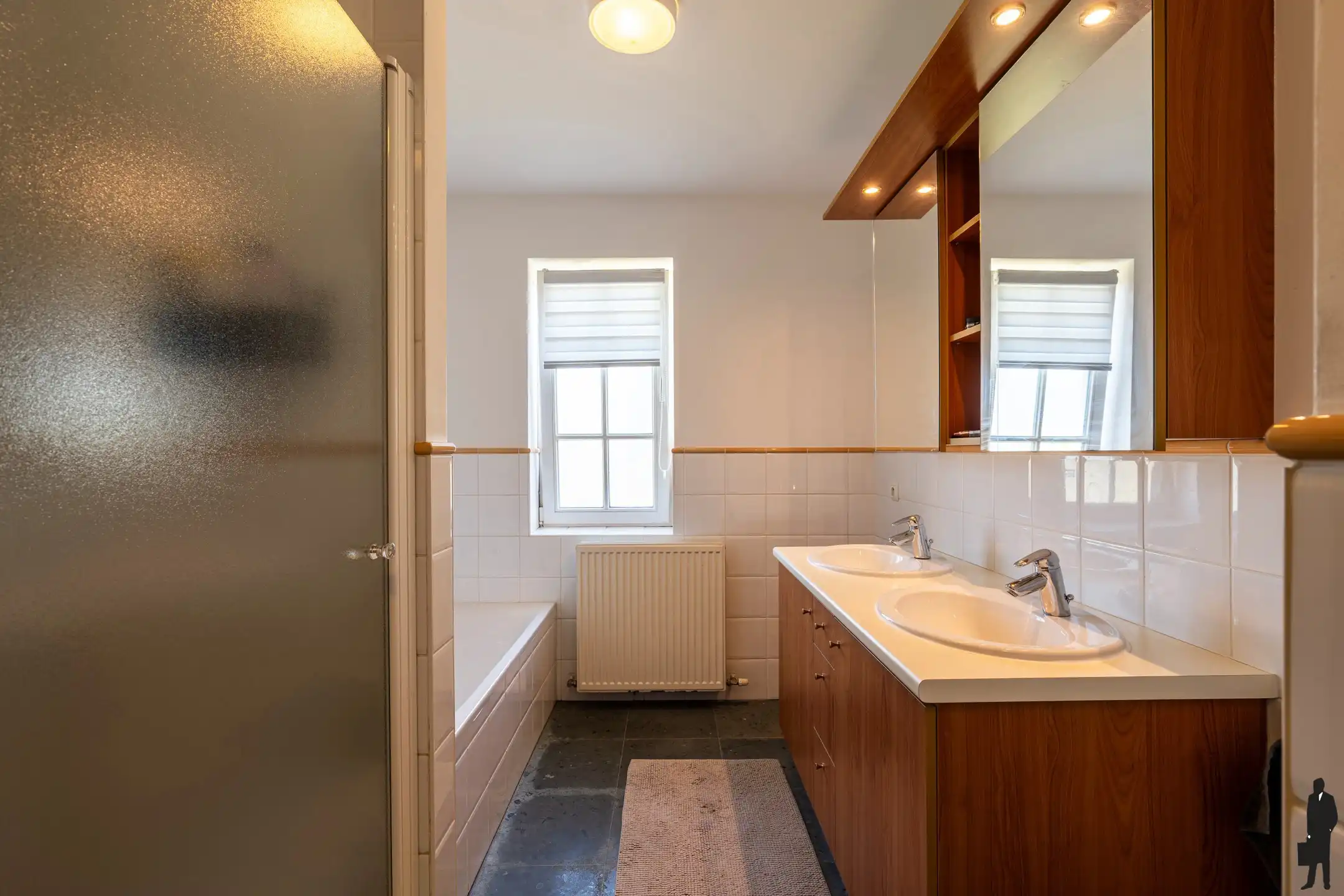 Ruime woning met o.a. 5 slpk, 2 badk, garage ,centrum Poppel foto 10