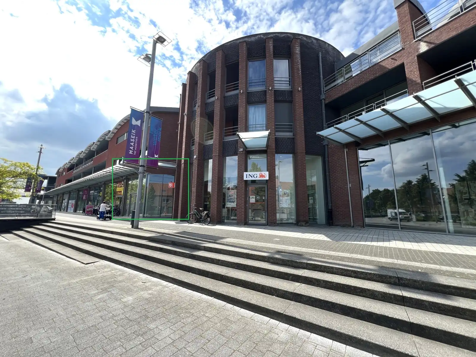 Commerciële ruimte te huur foto {{pictureIndex}}