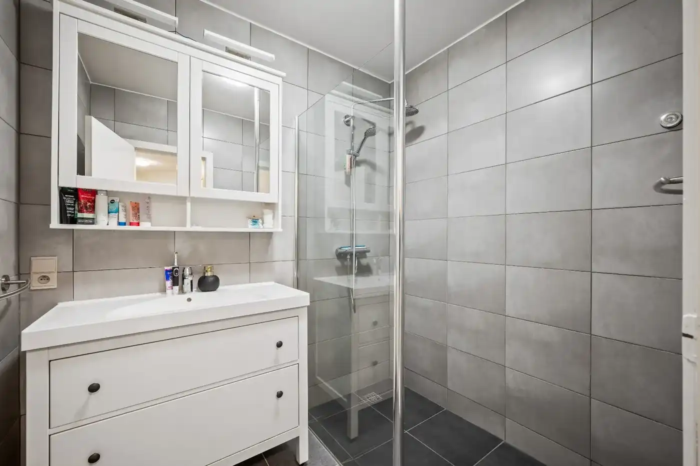 Instapklaar appartement te centrum Tienen. foto 15