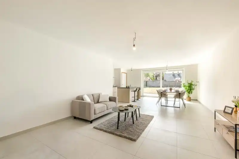 Prachtige, verrassend ruime nieuwbouwwoning met 3 slaapkamers én inpandige garage te koop in Dentergem! foto 4