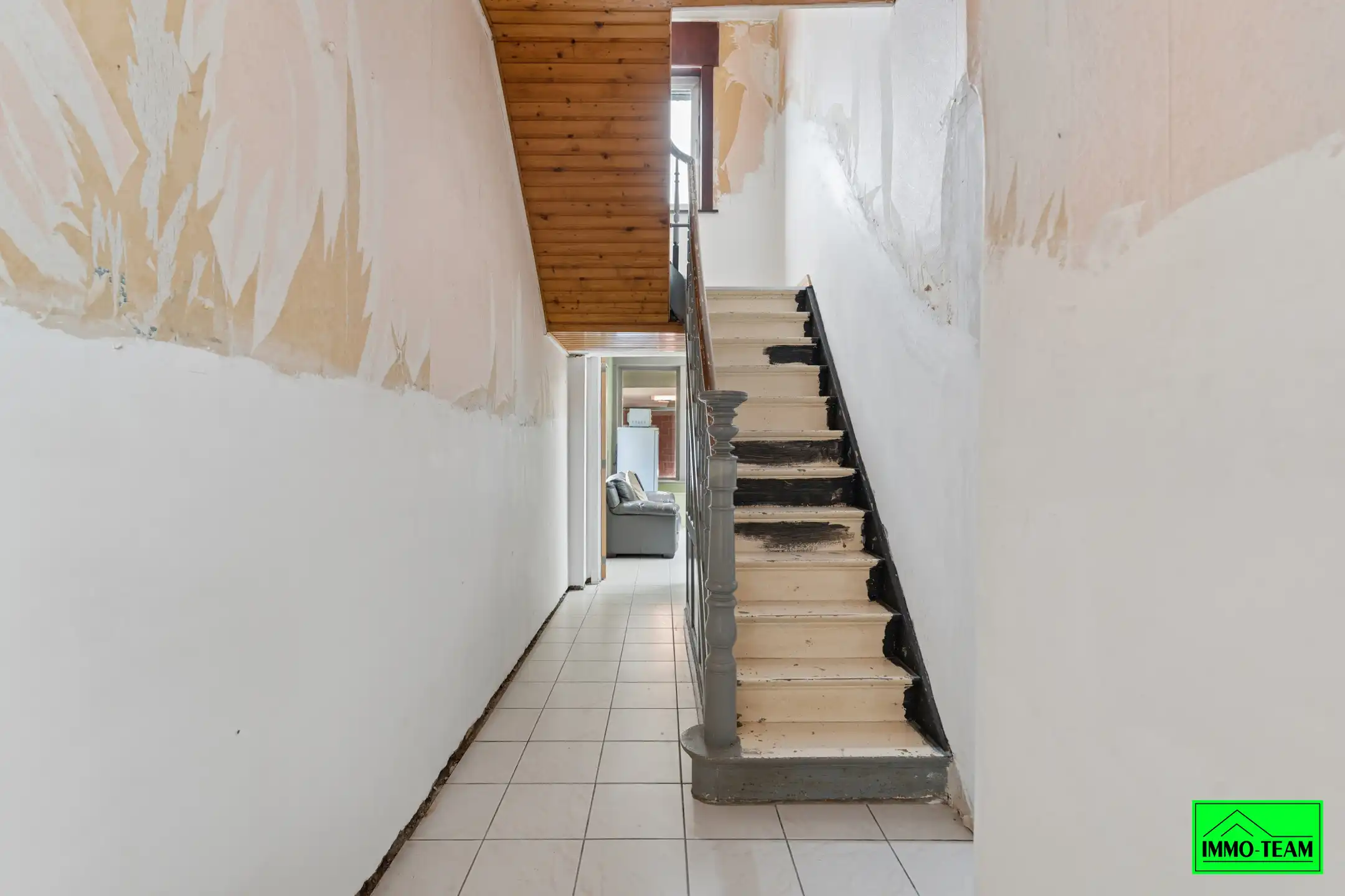 Deels gerenoveerde gezinswoning met potentieel  foto 13