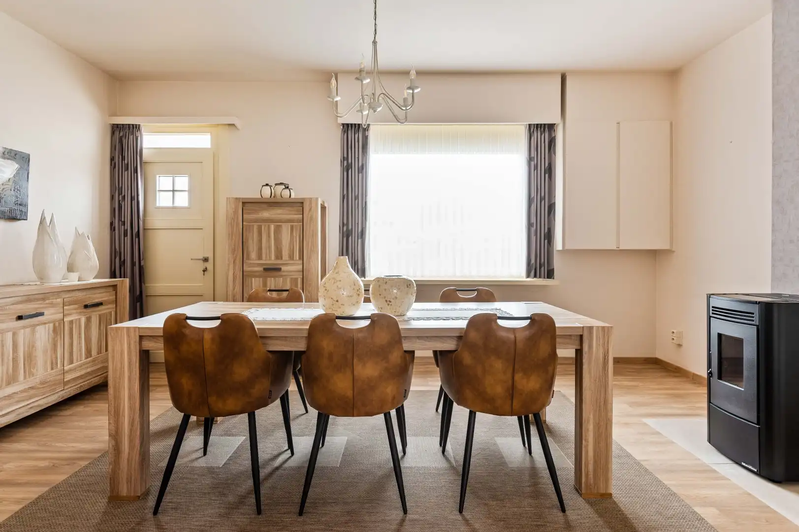 Te moderniseren woning met tal van mogelijkheden op centrale ligging in Herselt foto 2