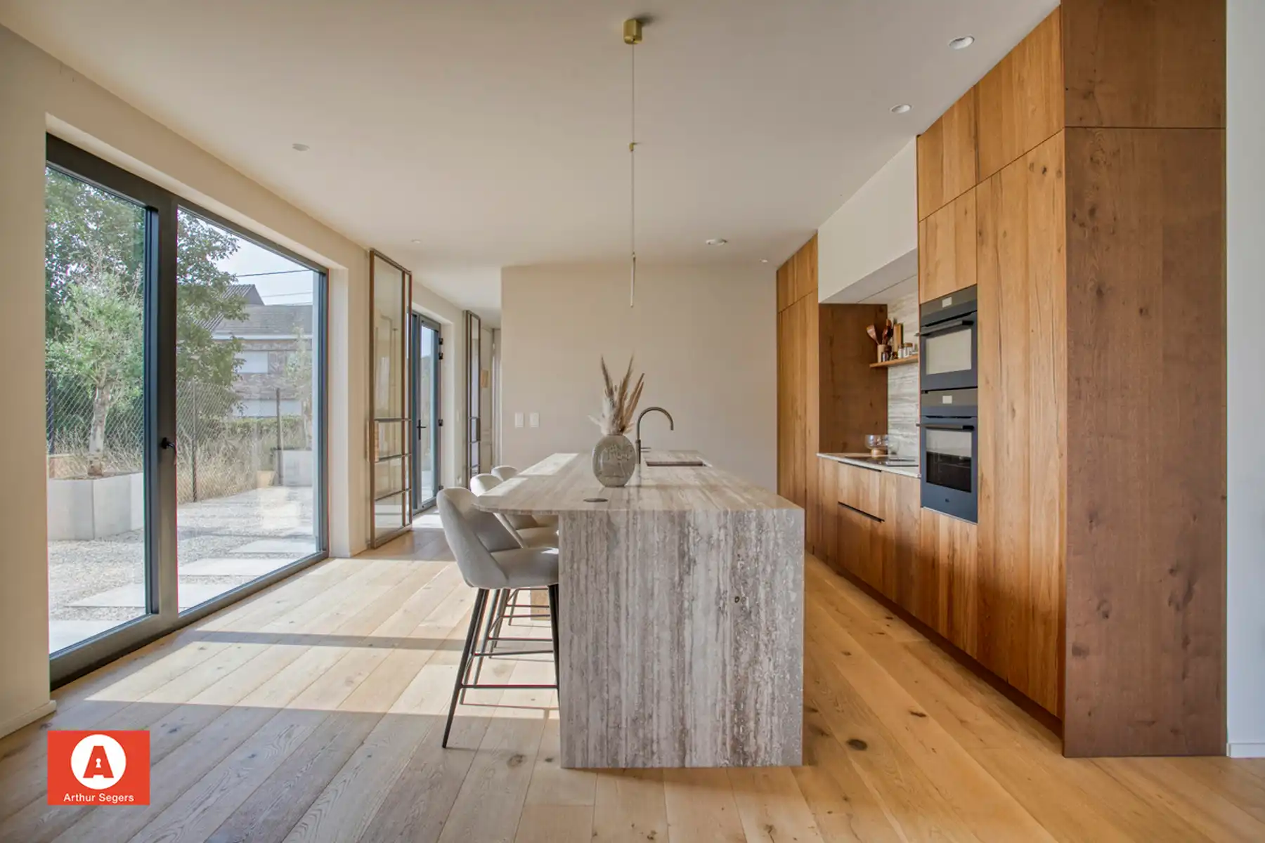 Zeldzame en energiezuinige designparel in Japandi-stijl foto 17