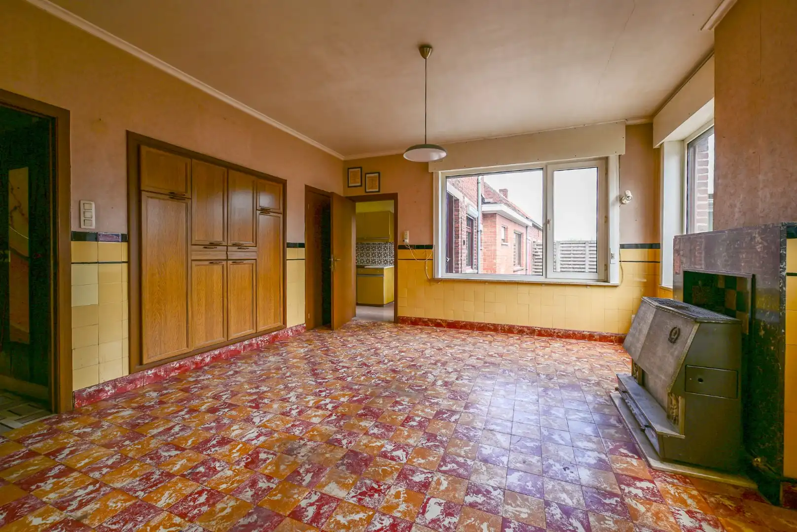 Ruime te renoveren woning met 5 slaapkamers en grote tuin in het centrum van Wingene foto 7