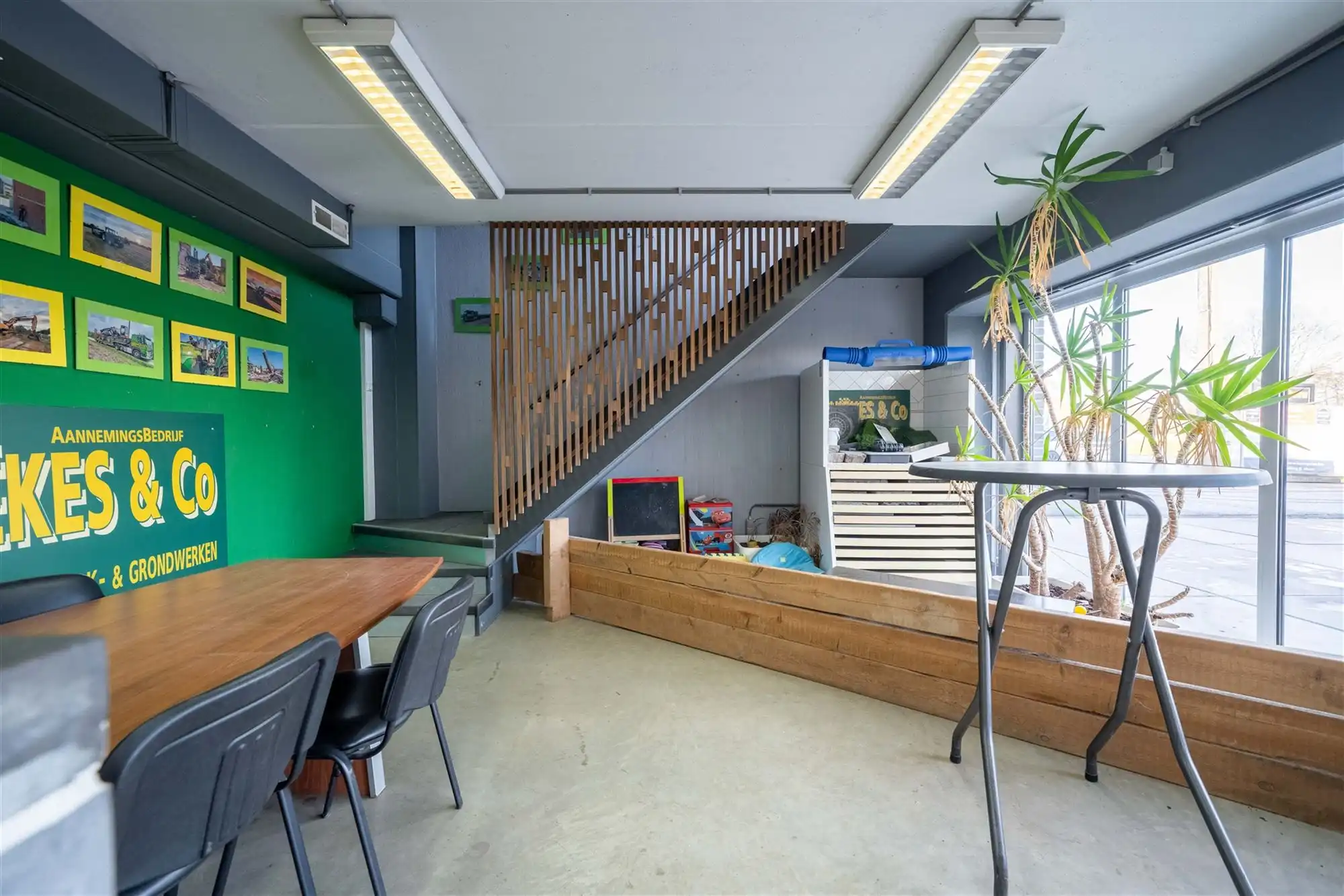 Prachtig recent handelspand in Heist-op-den-Berg te huur! foto 7