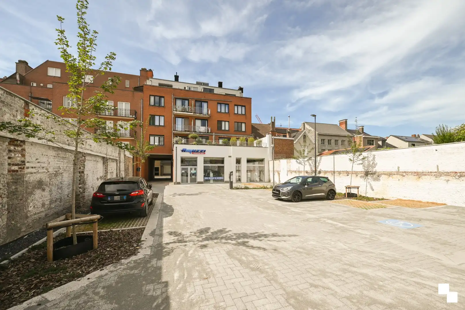 Volledig gerenoveerd appartement met drie slaapkamers te centrum Izegem foto 35