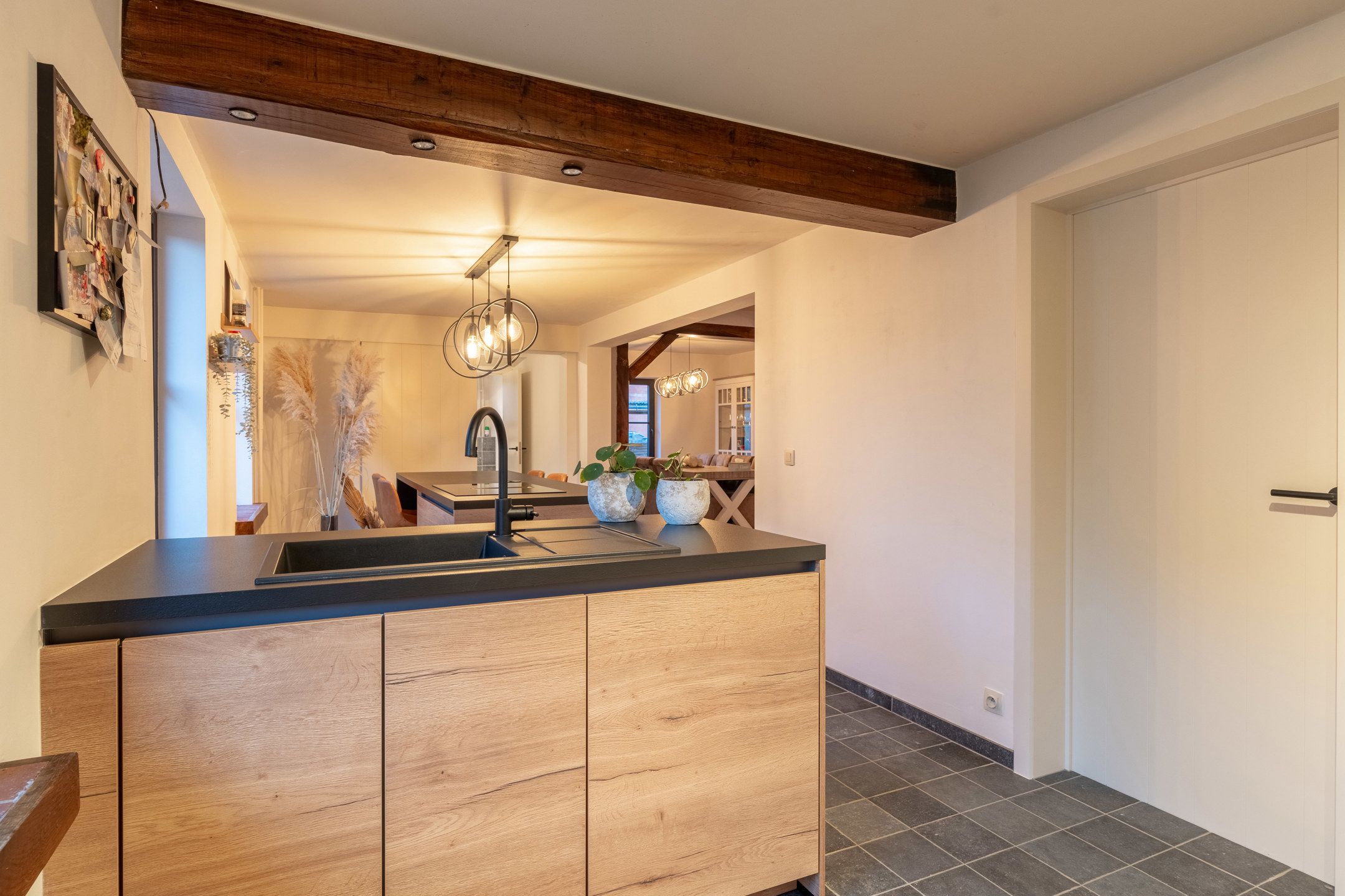 Instapklare gezinswoning met 5 slpks en 2 bdks te Vosselaar. foto 18