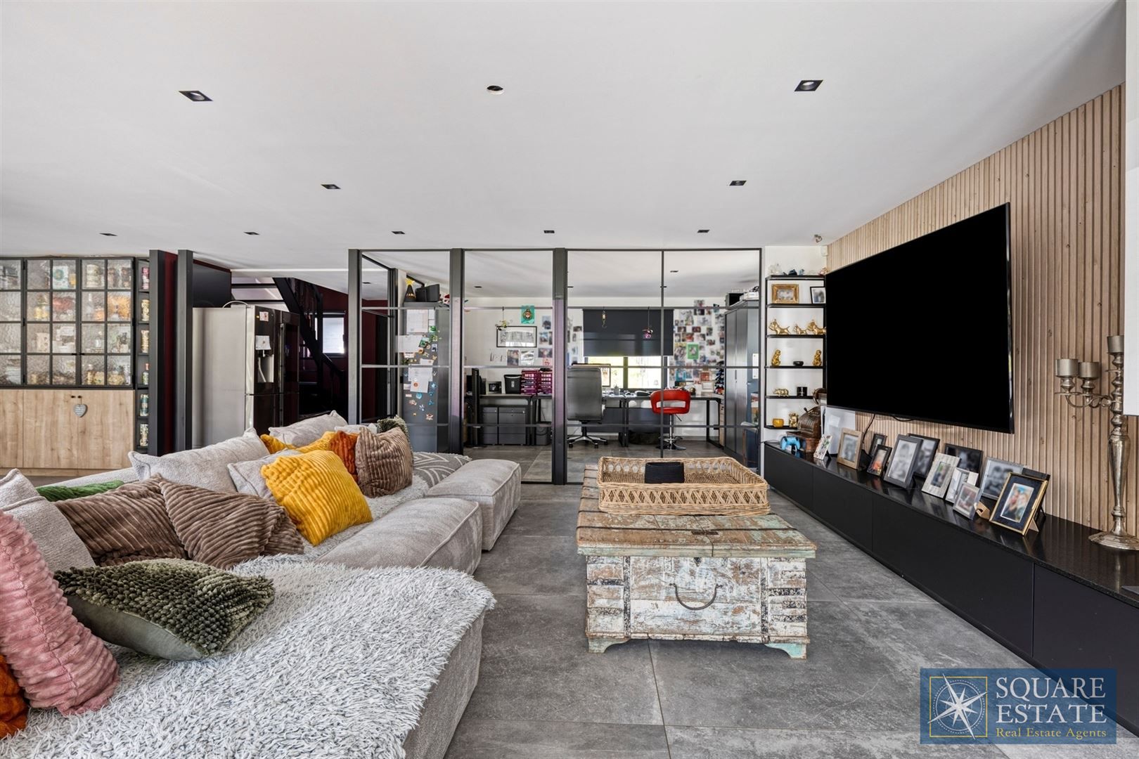 Wemmel, ruime en volledig gerenoveerde villa met 4 slaapkamers. foto 3