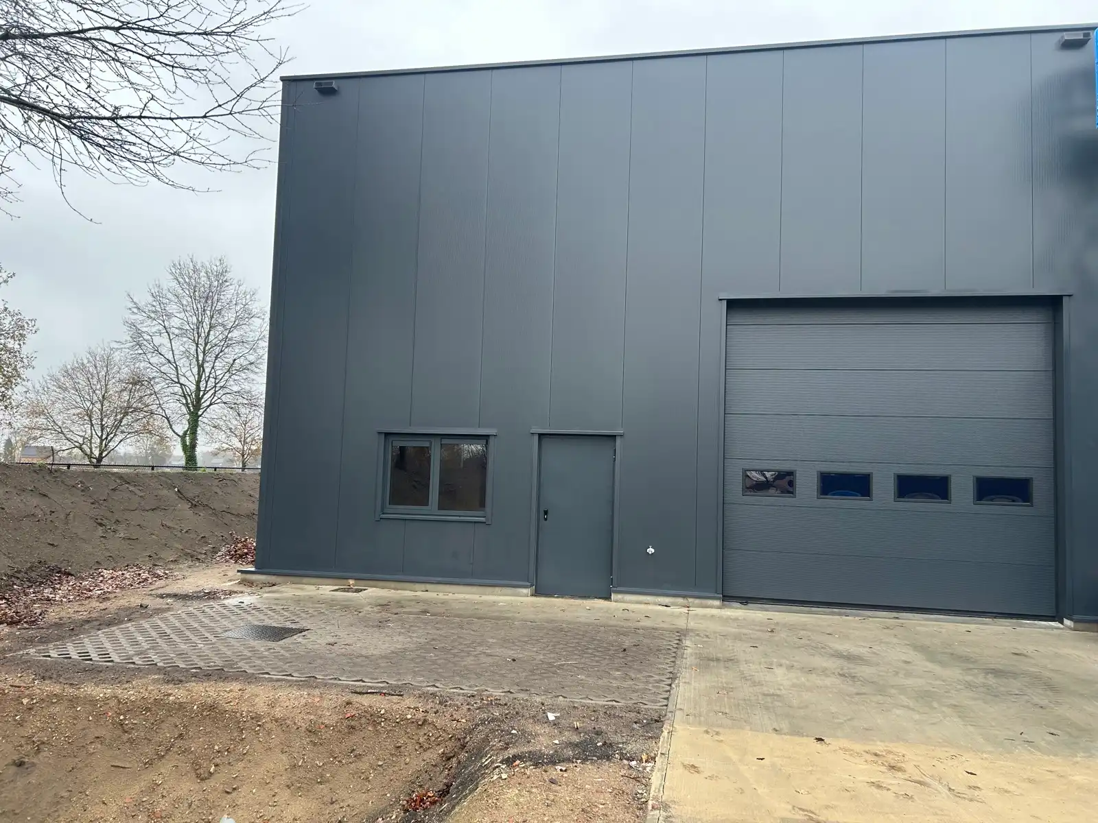 Commerciële ruimte te huur foto {{pictureIndex}}