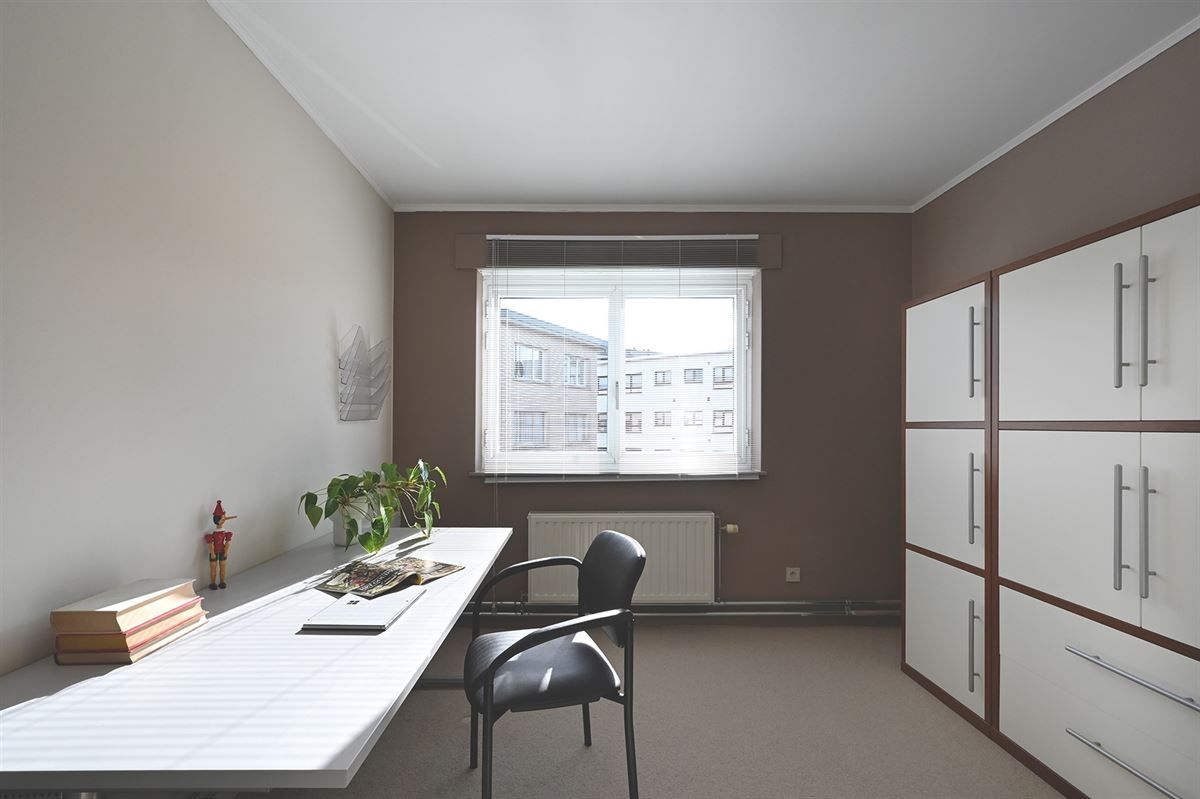 Zeer ruime villa met mogelijkheid voor praktijk of zorgwoning foto 16