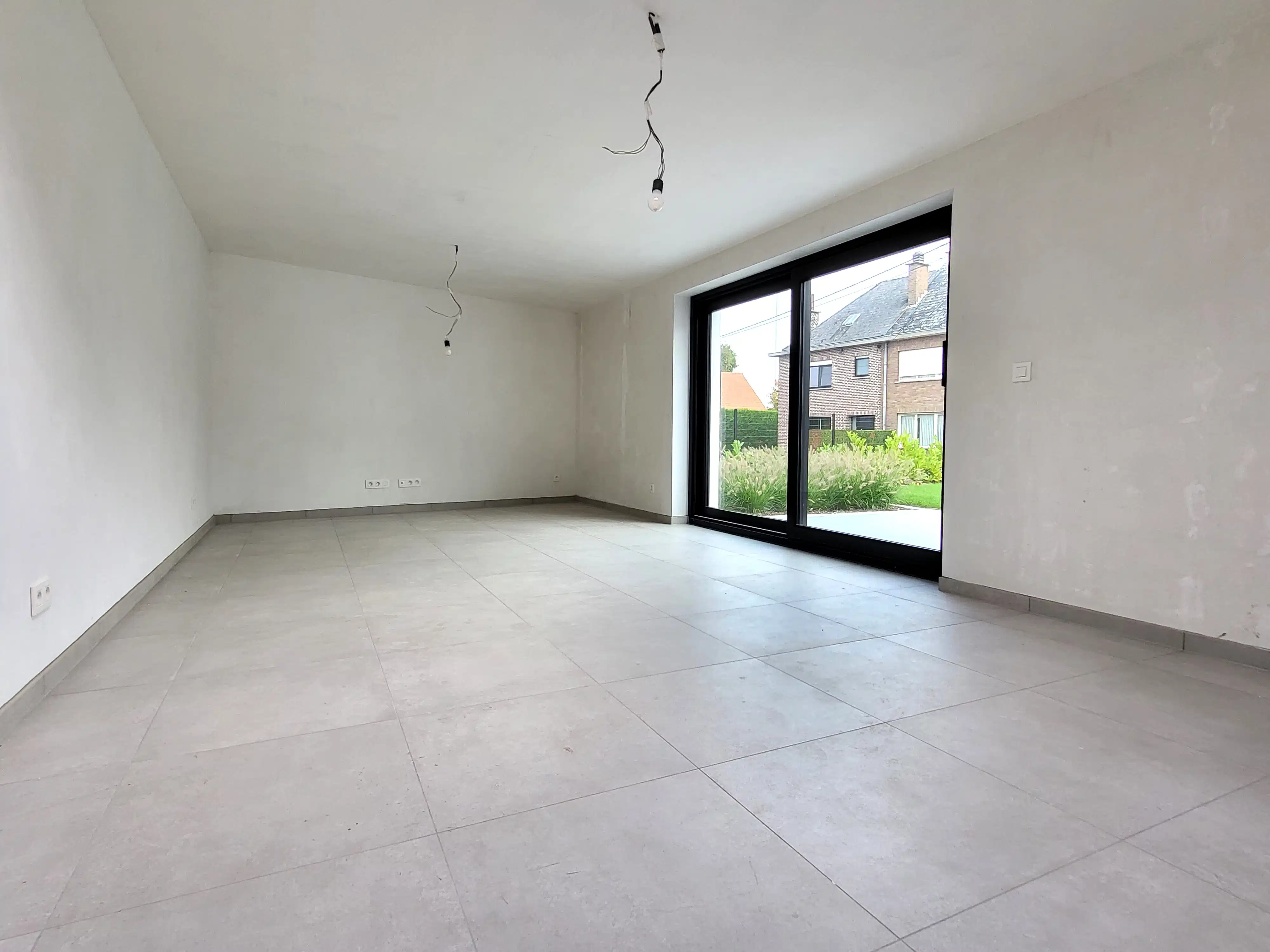 Volledig gerenoveerde, energiezuinige bungalow op 556m² met prachtig aangelegde tuin. Topper! foto 13