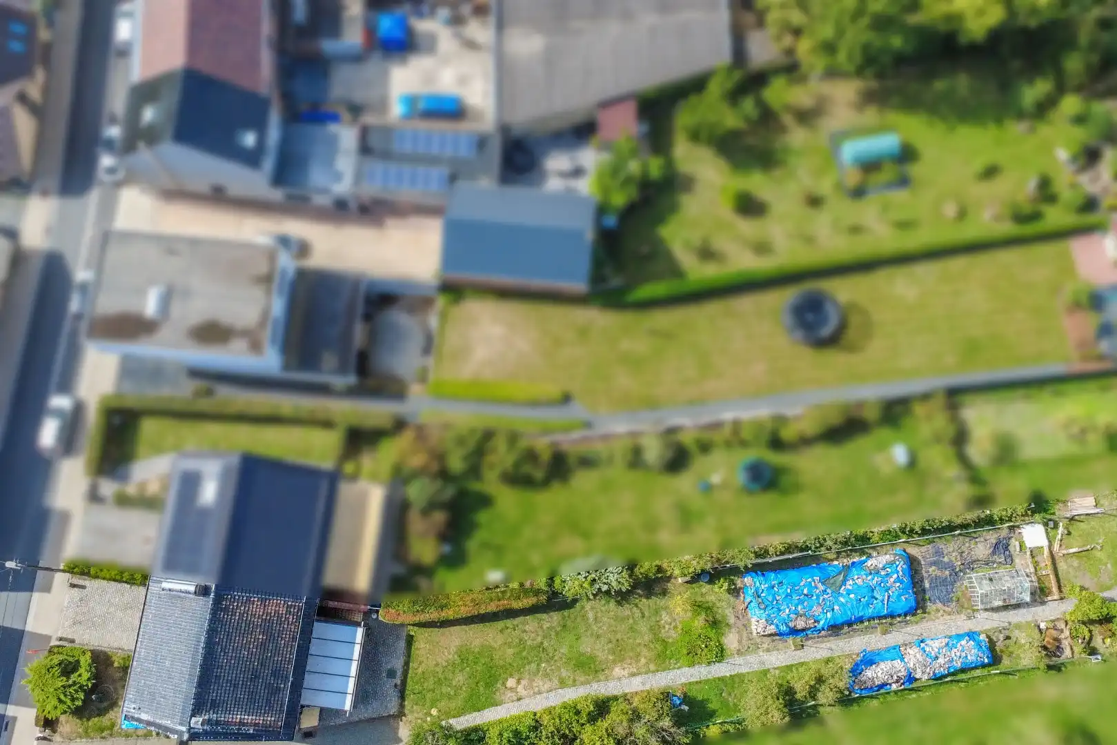 RUIME WONING MET 3 SLAAPKAMERS, GARAGE & TUIN ! foto 3