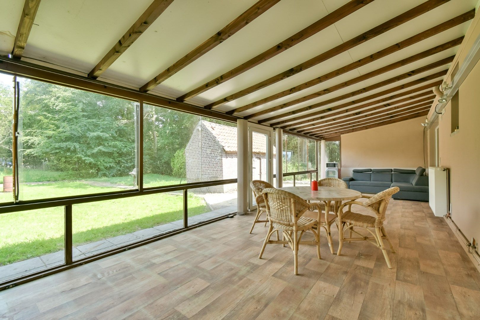 Welkom in deze charmante woning te midden van het groen in het hart van Oostkamp! foto 11