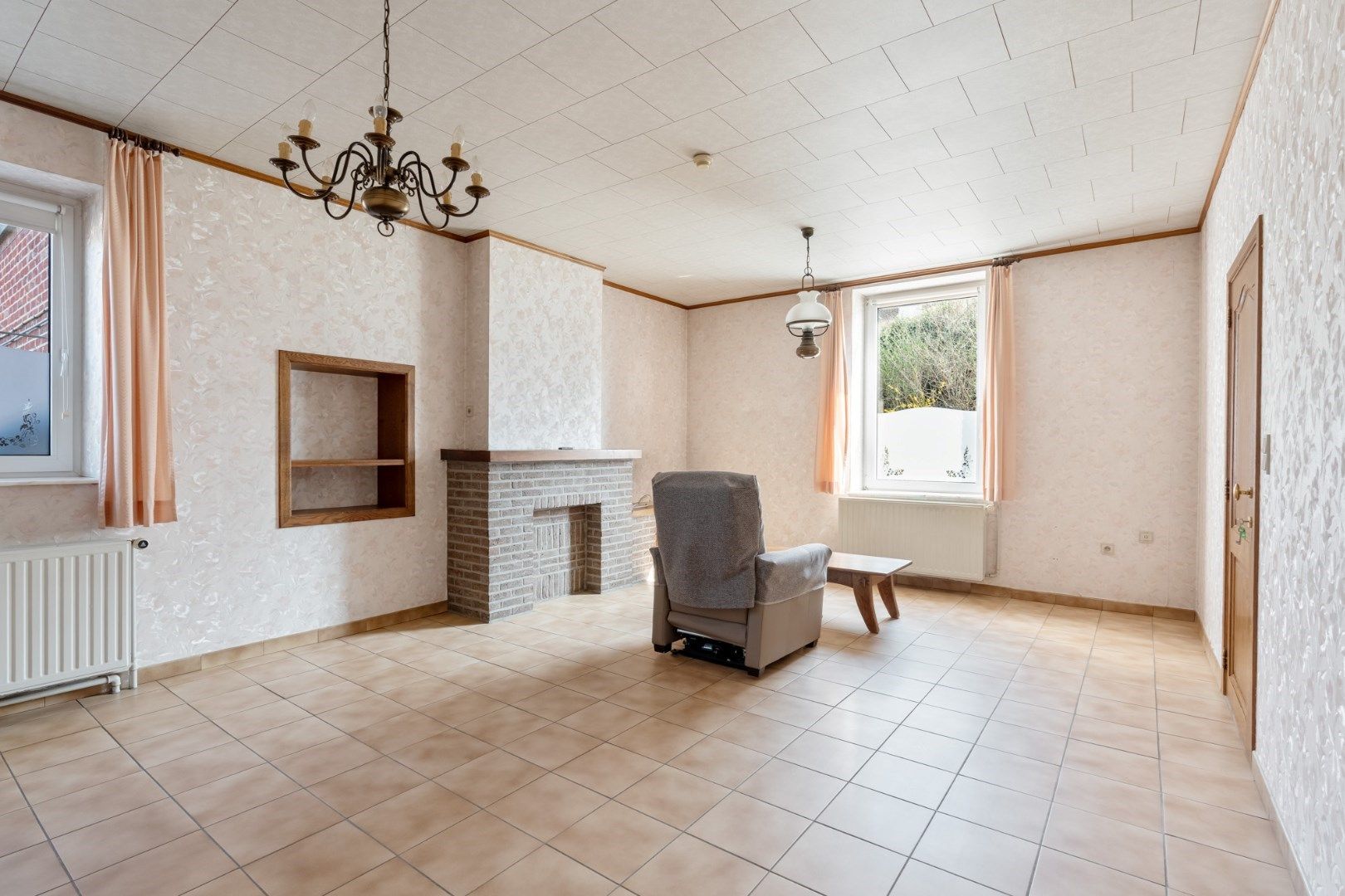 Degelijke te renoveren woning met stalling op 6a70ca in het landelijke Sluizen foto 7