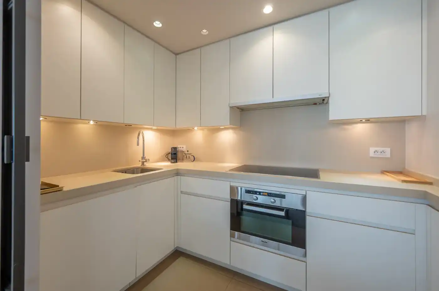 Royaal villa-appartement met frontaal zeezicht, aan de Wandeldijk in het Zoute foto 17