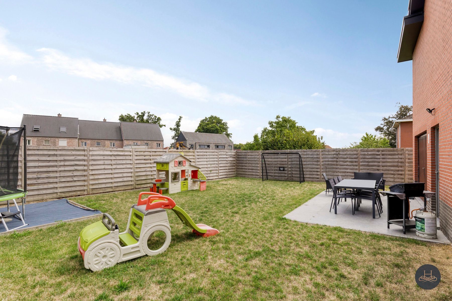 Gerenoveerde ruime woning op toplocatie met tuin foto 24