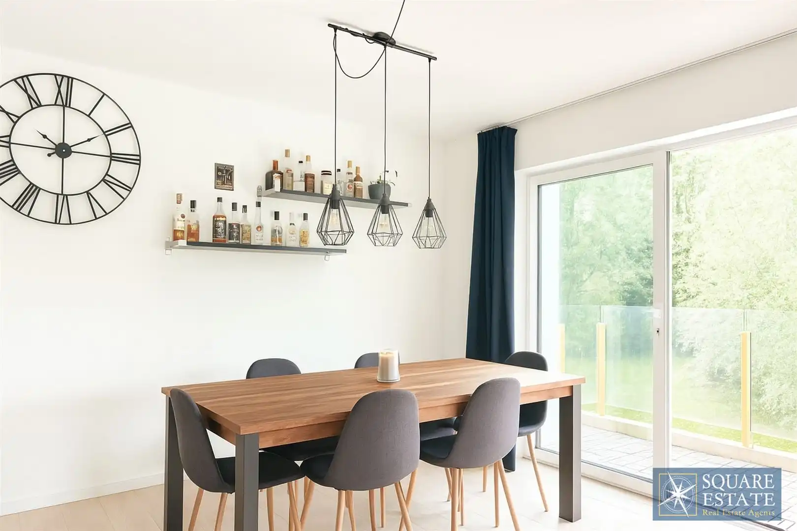 Appartement foto {{pictureIndex}}