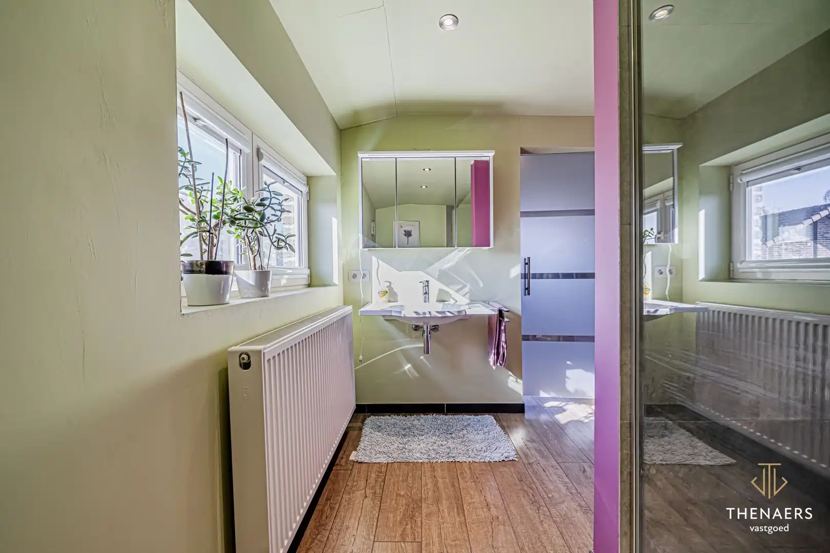 Karaktervolle en uitzonderlijk ruime woning met 5 slpks op&nbsp;een perceel van 36a 60ca. foto 23