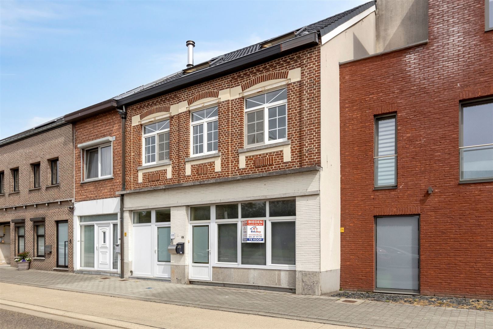 Te renoveren gelijkvloers appartement foto 2