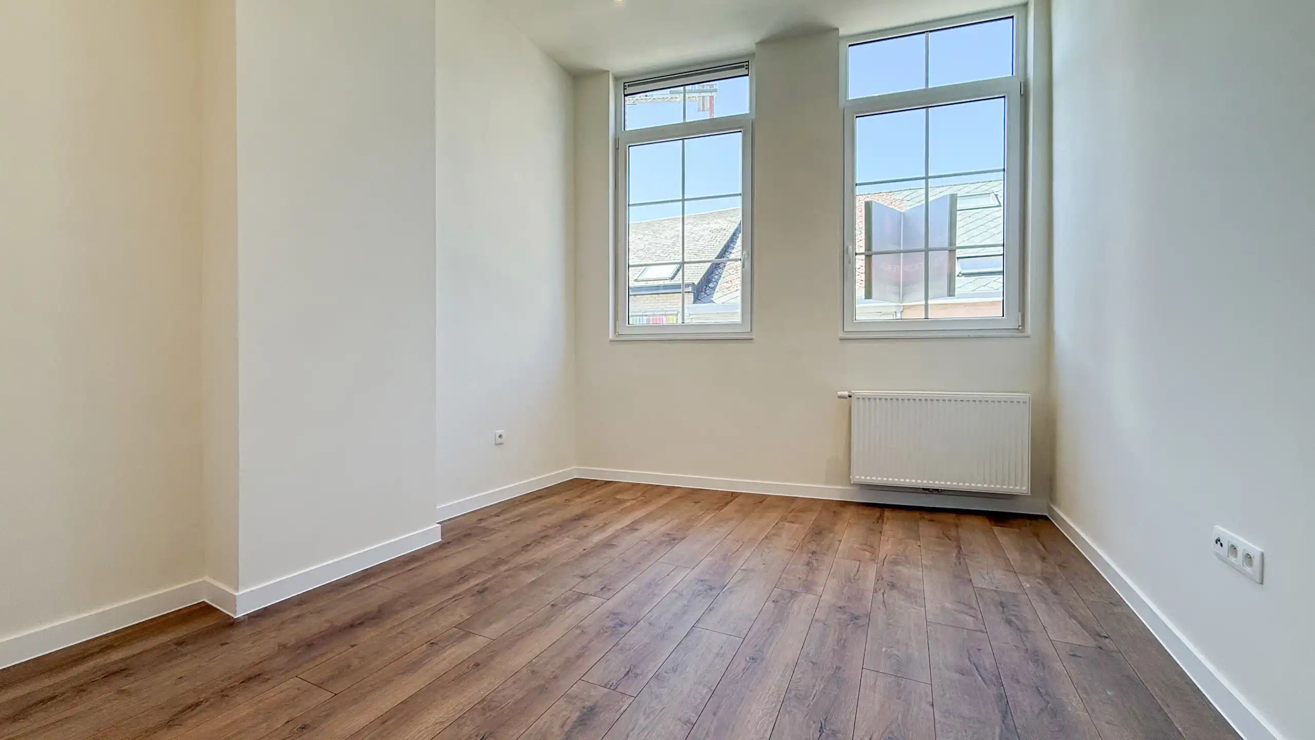 Unieke investeringspand, volledig vernieuwd, handel+ 2app! foto 42