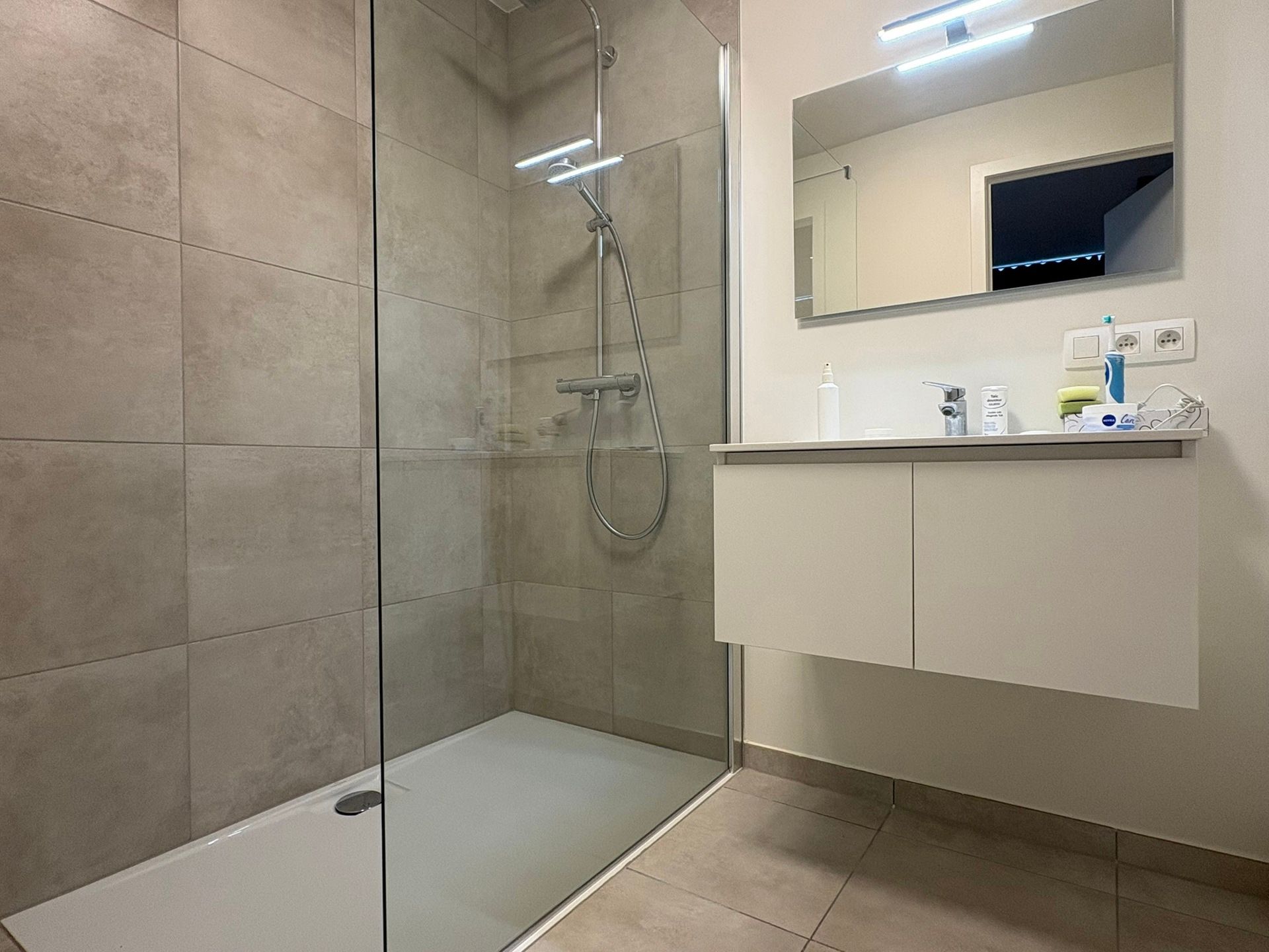 Energiezuinig éénslaapkamer appartement in Deinze. foto 4