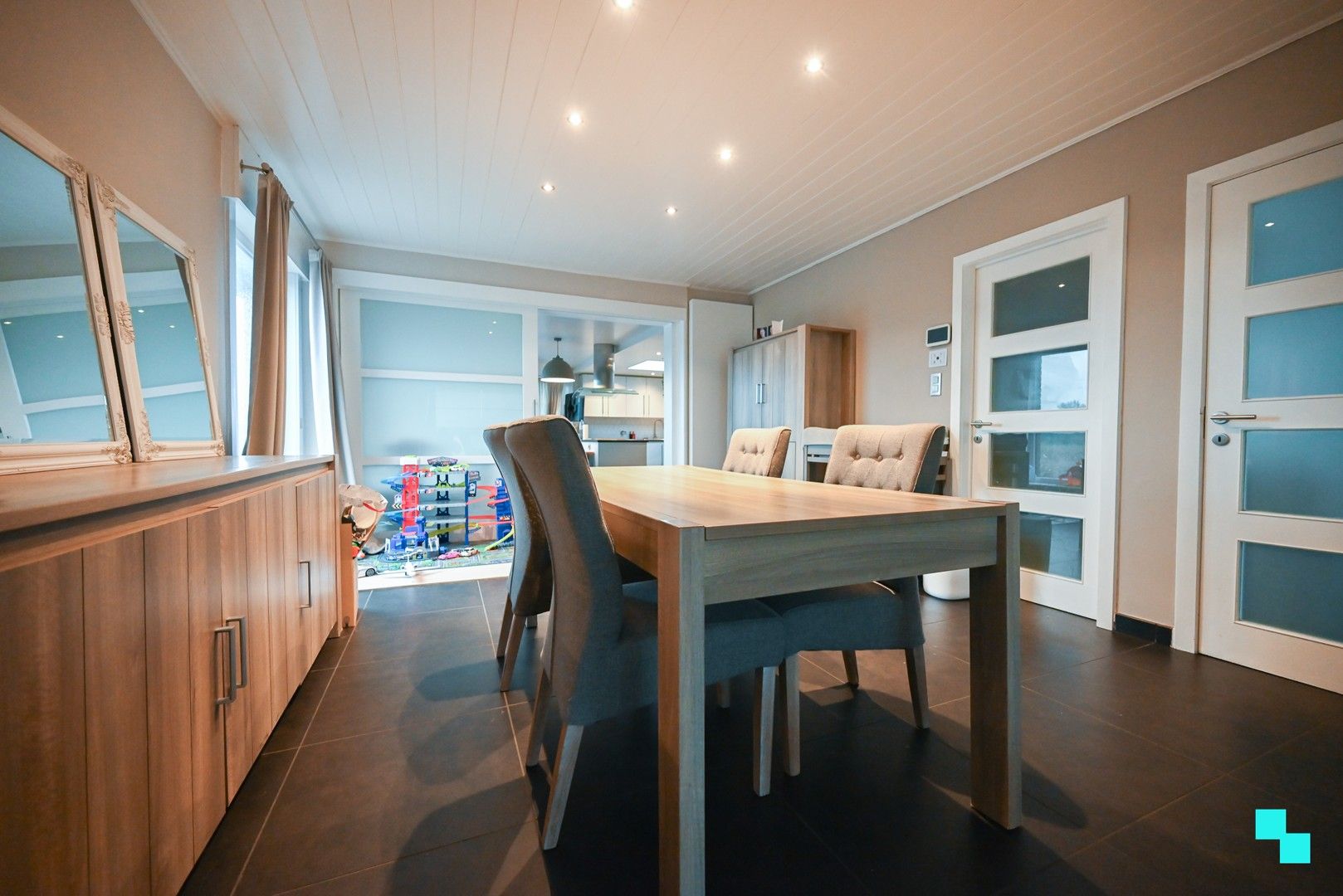 Landelijk gelegen gerenoveerde woning met opslagruimte te Ingelmunster foto 7