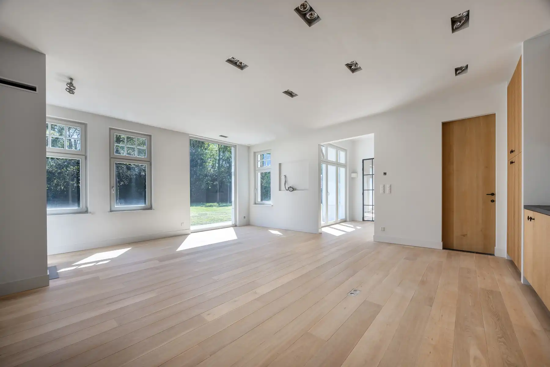 Magnifieke villa op 2.415 m² in residentiële wijk foto 17