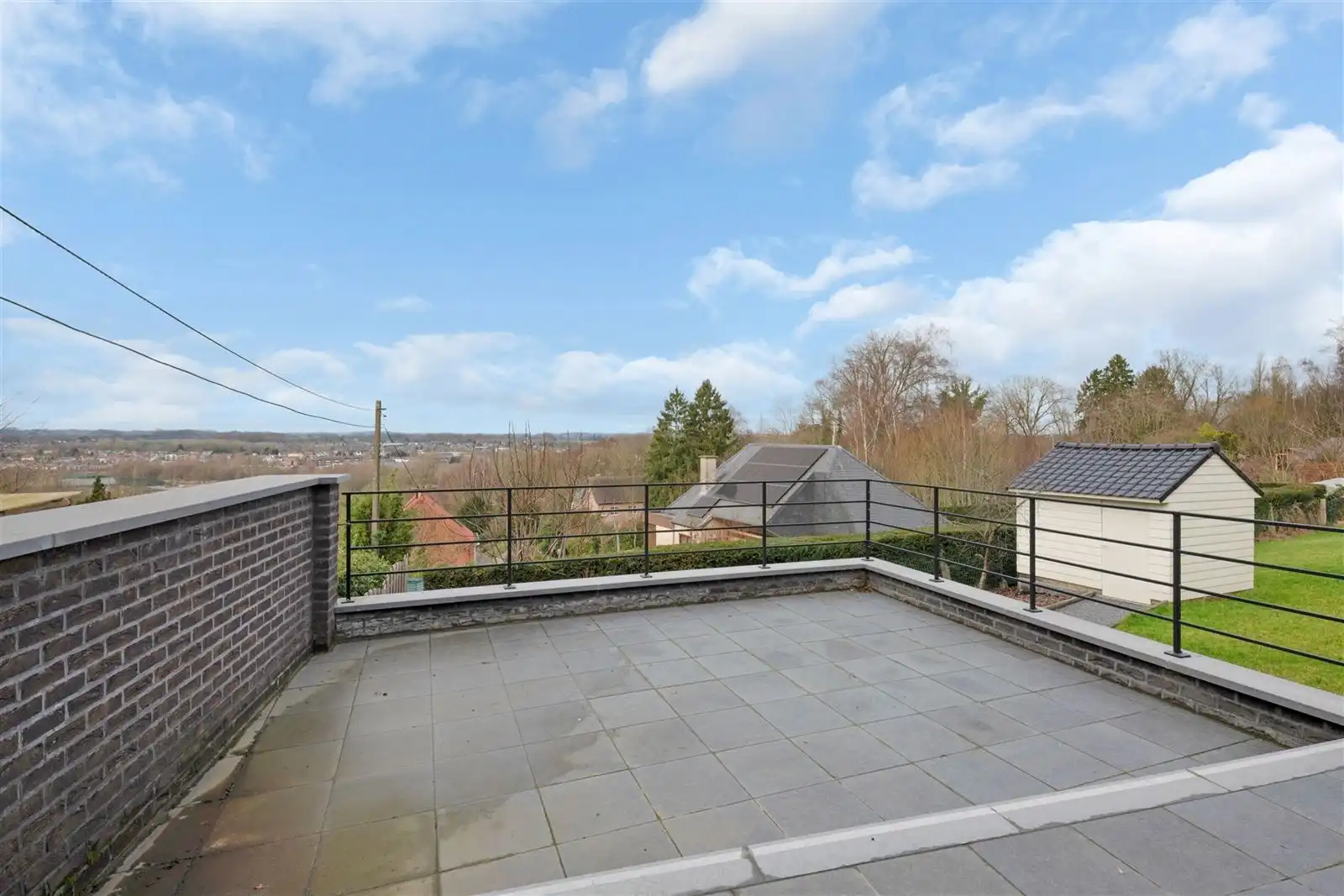 Instapklare volledig vernieuwde gezinswoning met tuin op 4are60 foto 23