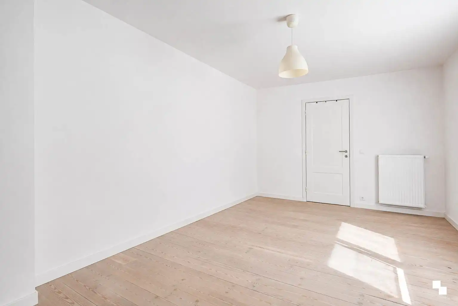 Ruime, volledig gerenoveerde woning met tuin nabij centrum Izegem foto 25