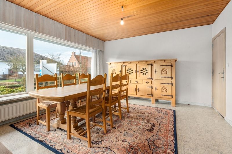 Torhout- Vrijstaande woning met 5 slaapkamers. foto 4