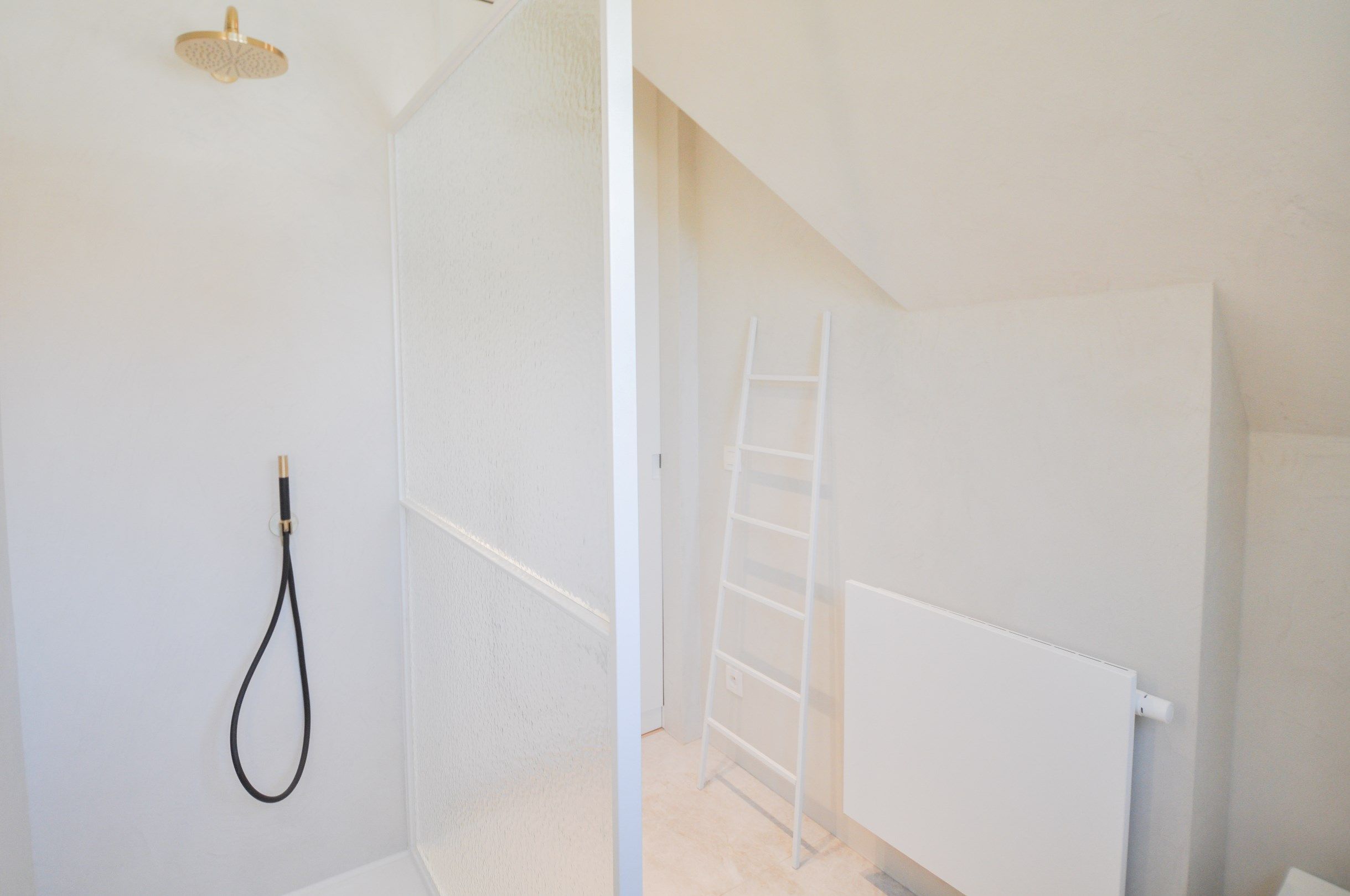 Volledig gerenoveerd appartement met ruime zonneterrassen. foto 25