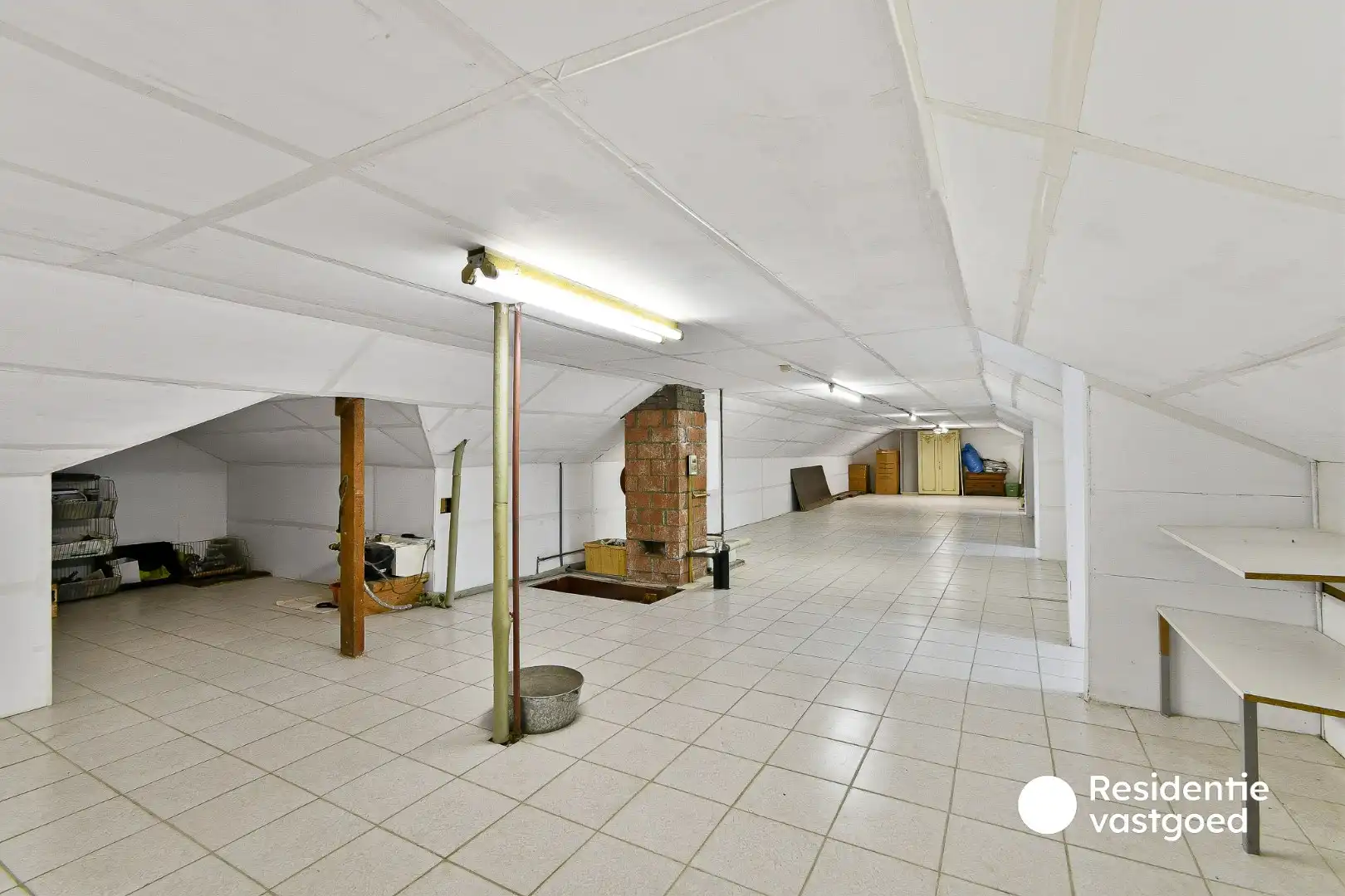 Alleenstaande bungalow met 4 slaapkamers en ruime tuin foto 29