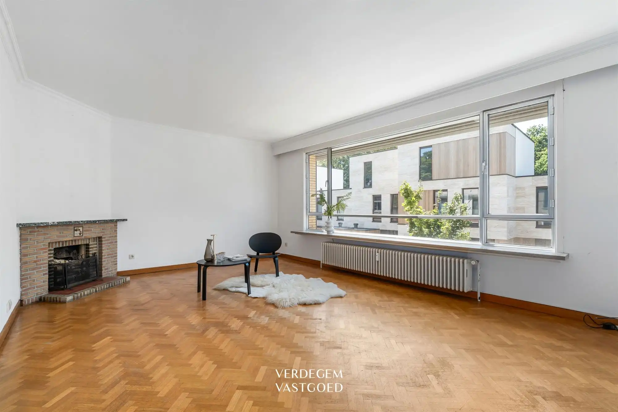 Lichtrijk en ruim appartement met 2 slaapkamers, terras en garage foto 2