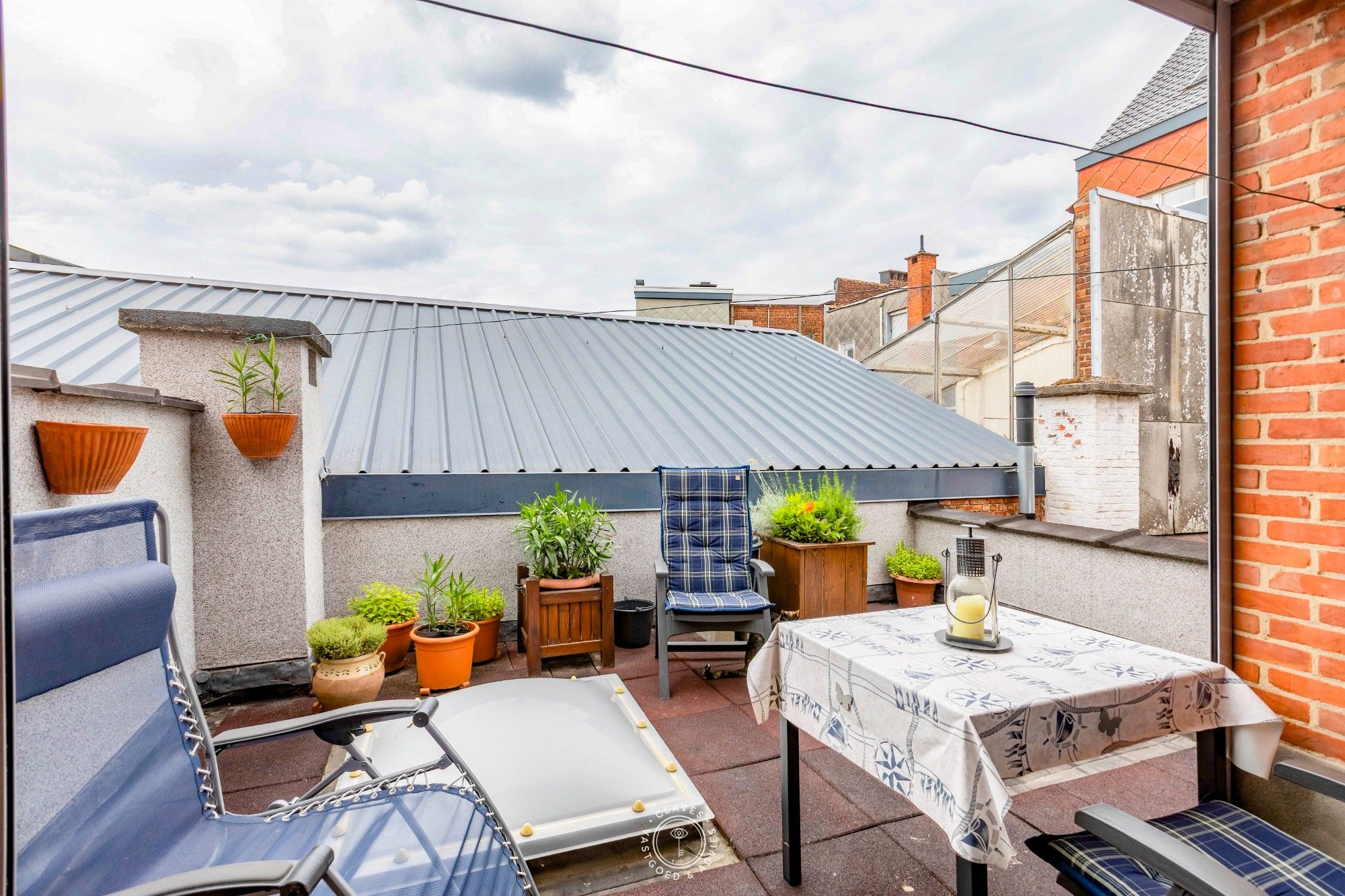 Investeringseigendom met 2 appartementen en ruime garage – centrale locatie in Sint-Niklaas foto 13