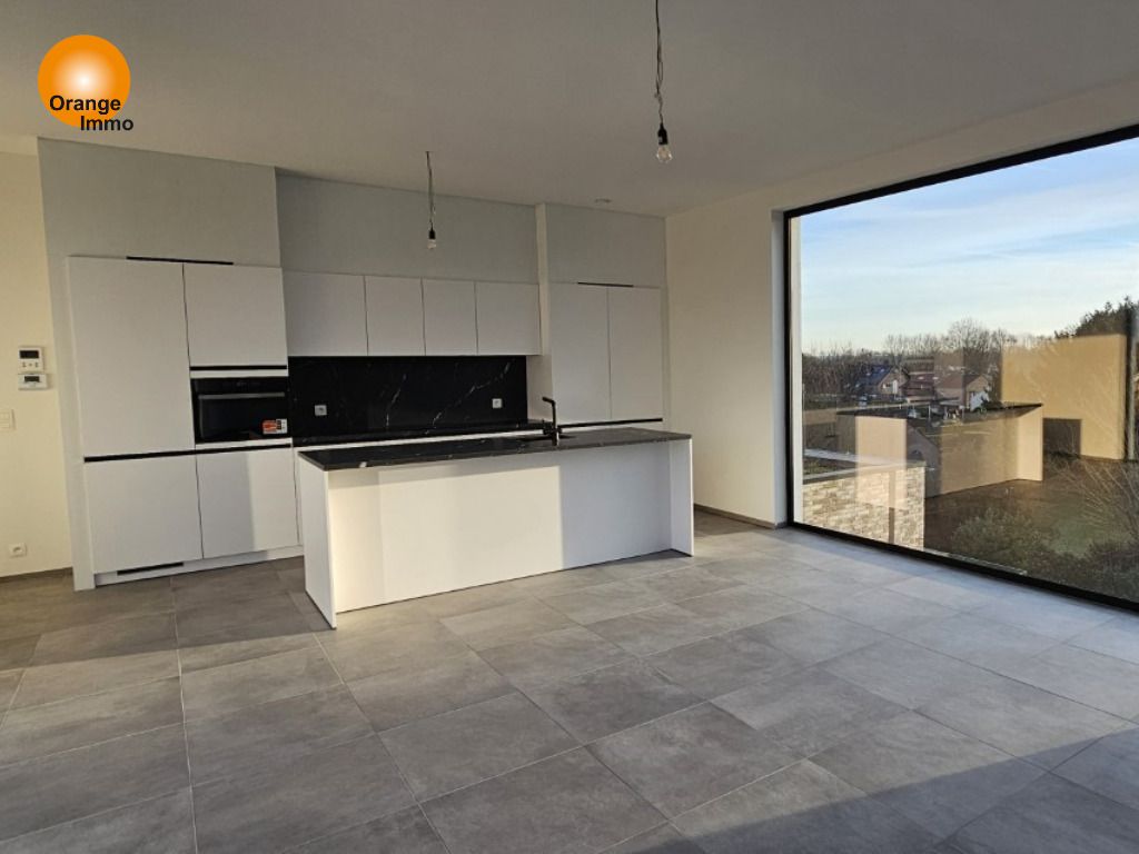 Stijlvol penthouse van 154m ²  met 3 slaapkamers en 4 terrassen van in totaal 60m². Tot 30/06/2025 is het mogelijk om te kopen aan 6% btw.  foto 6