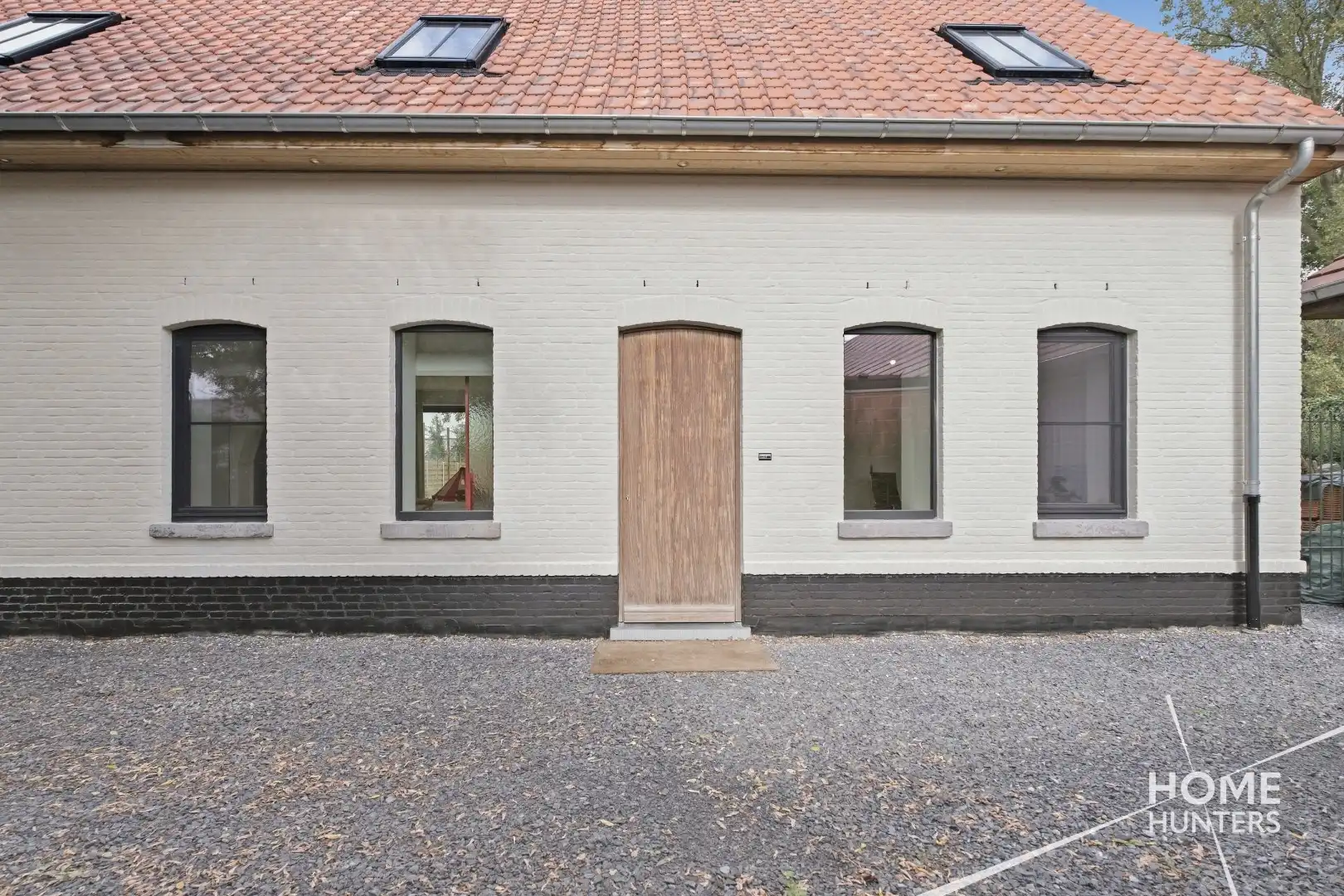 Karaktervolle landelijke woning,volledig vernieuwd en klaar voor de laatste persoonlijke afwerking foto 2