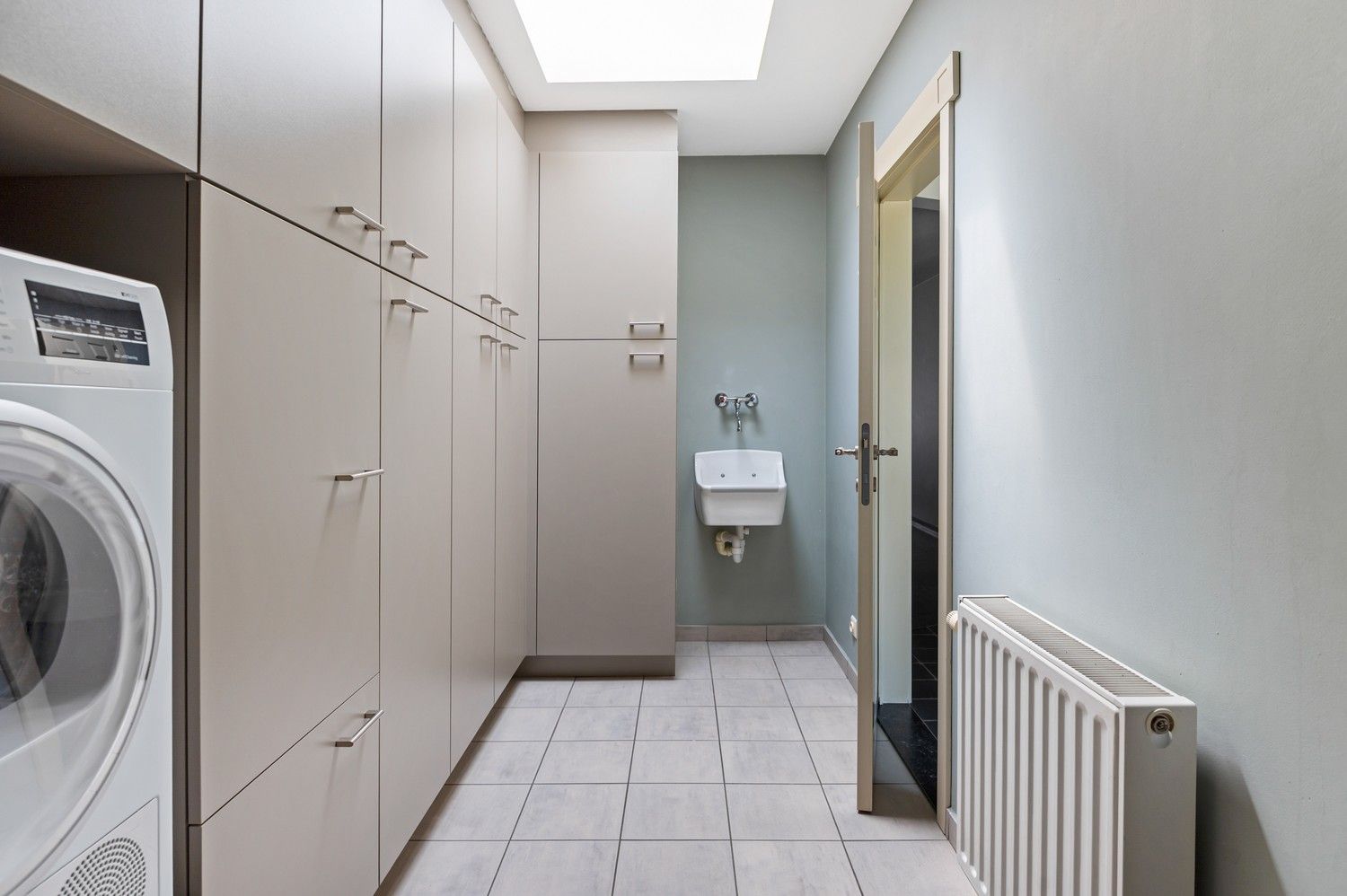 Ruime HOB met 4 slaapkamers en tuin in Wijnegem centrum! foto 6