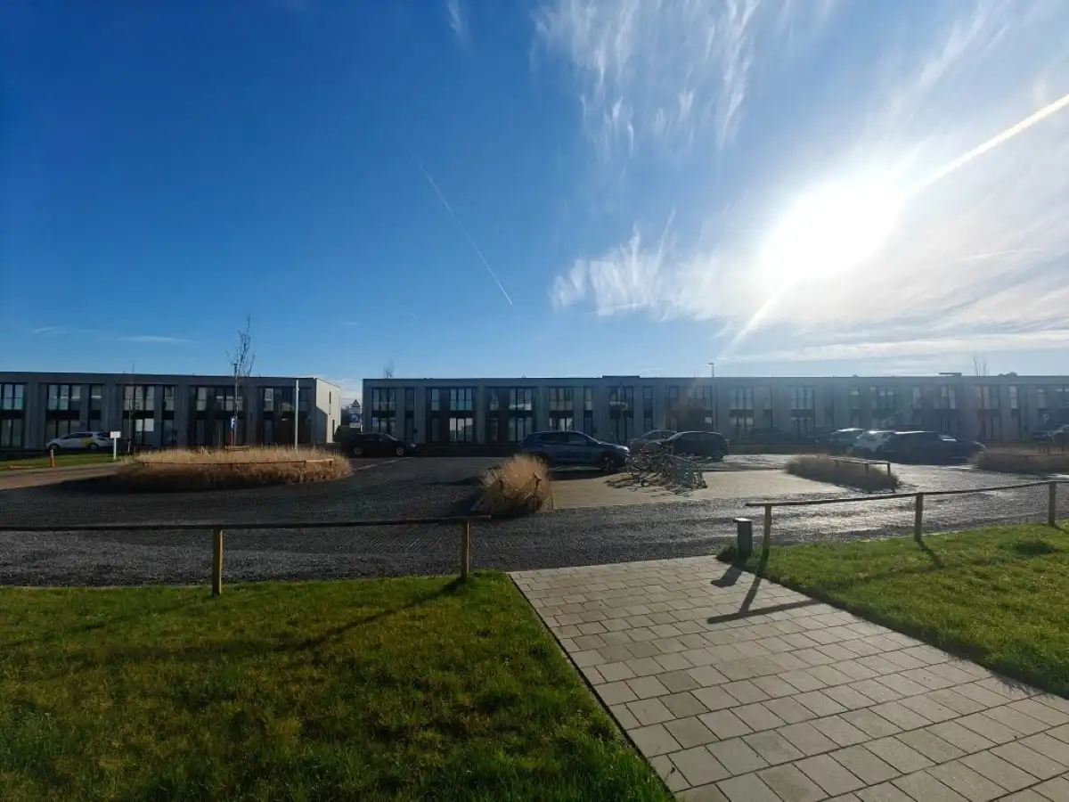 Roeselare – Modern appartement met 2 slaapkamers, zonnig terras en garage foto 16