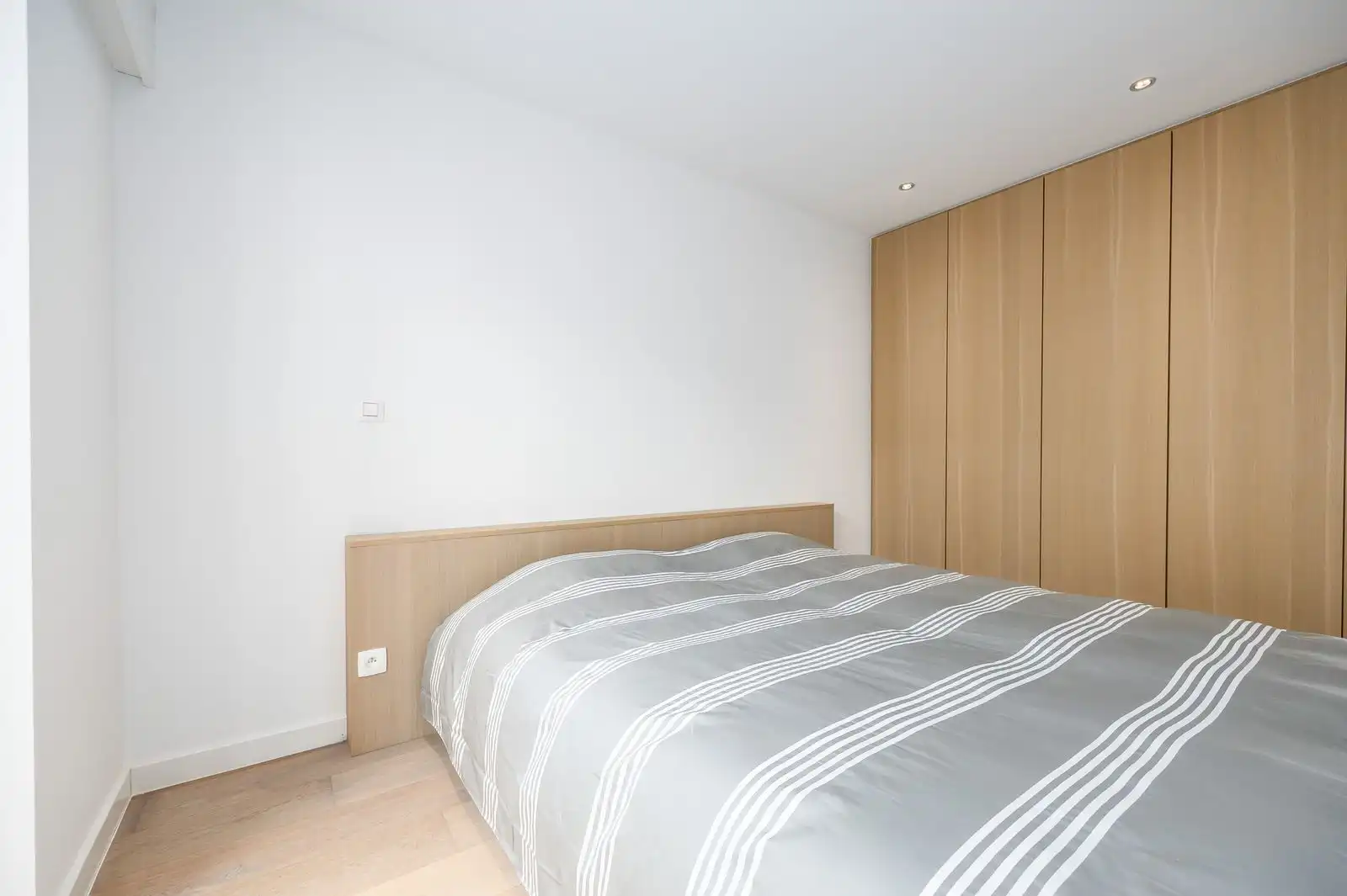 Frontaal zeezicht appartement aan de Zeedijk in Oostende met 3 slaapkamers foto 7