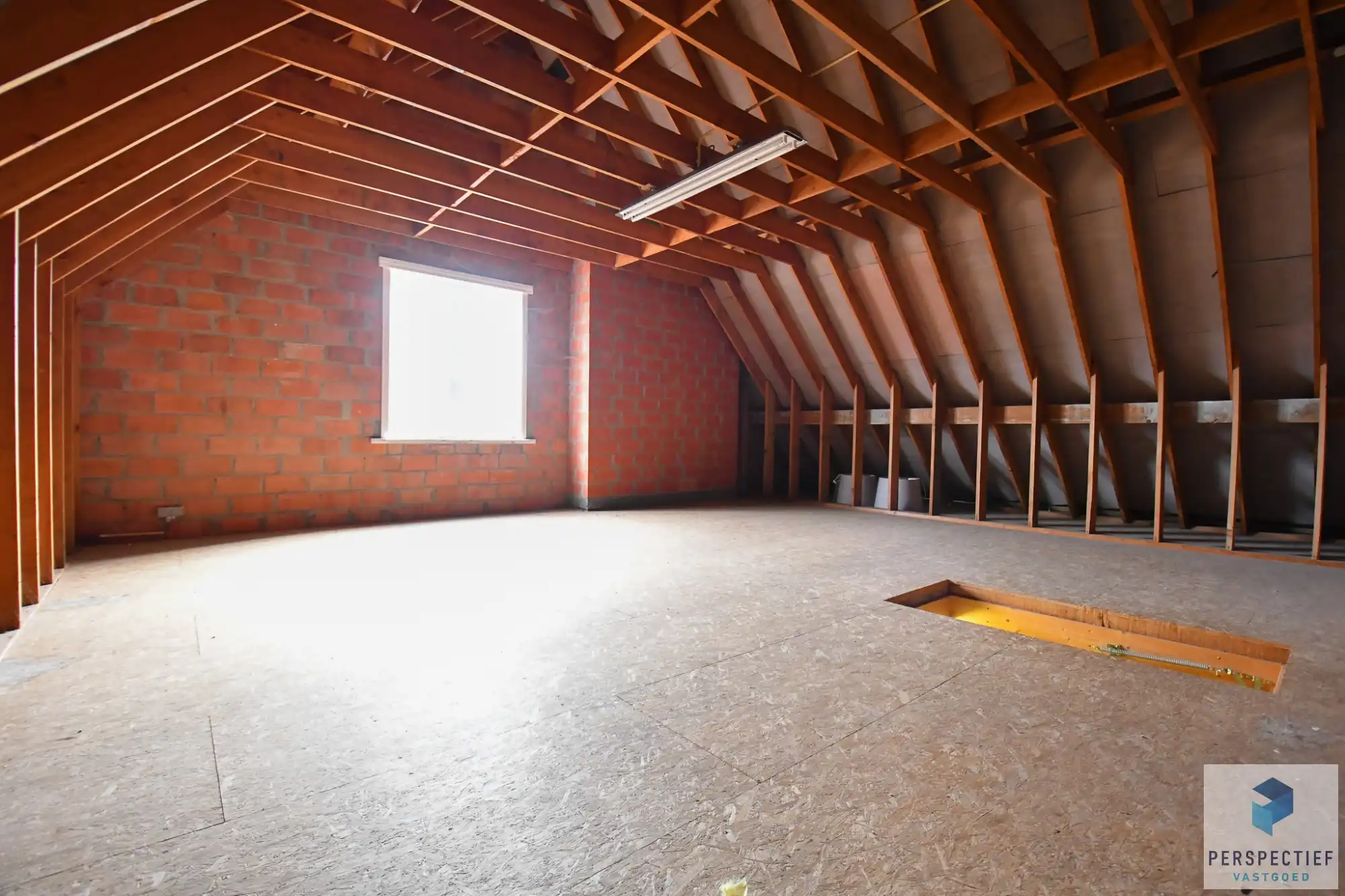 Instapklare halfopen bebouwing met 4 slpks, dubbele garage & tuin foto 14