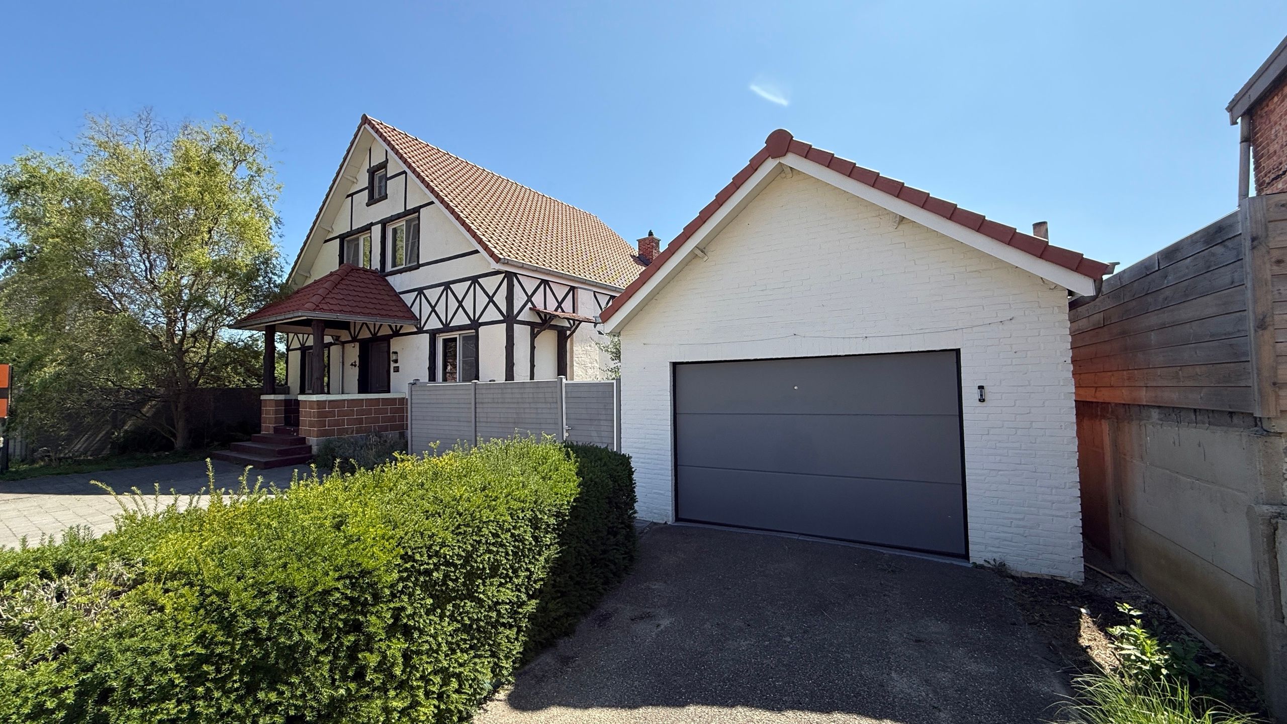 Charmante, gedeeltelijk gerenoveerde woning foto 2