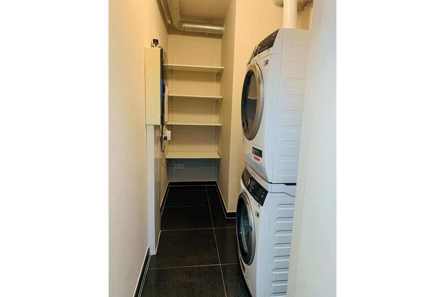 MOOI AFGEWERKT RUIM APPARTEMENT MET 2 SLPKS EN 2 TERRASSEN foto 22