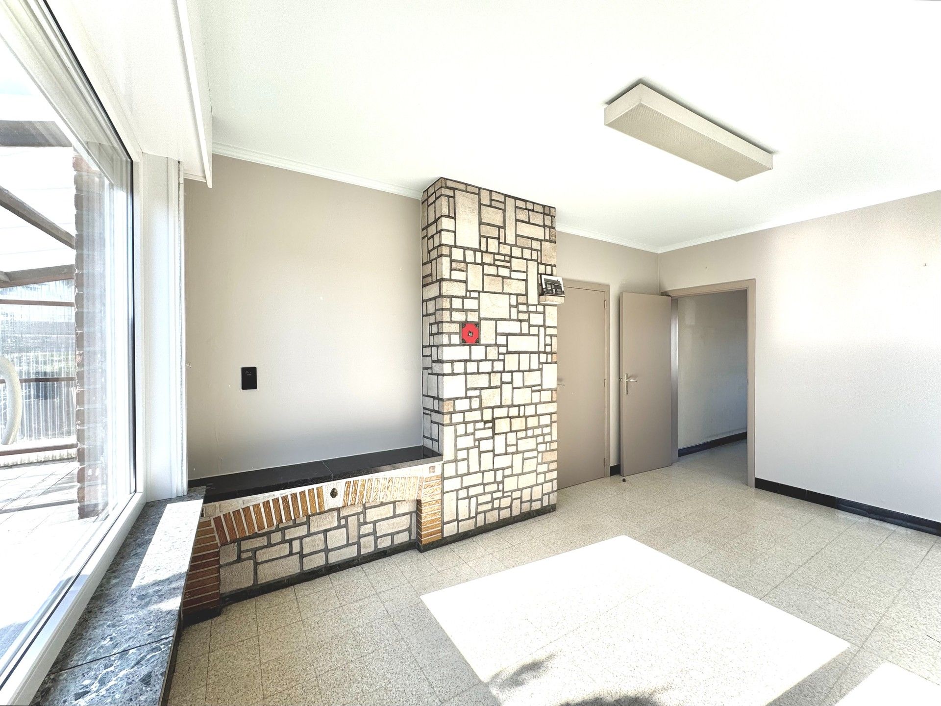 RUIME VRIJSTAANDE  WONING MET GROTE TUIN foto 15