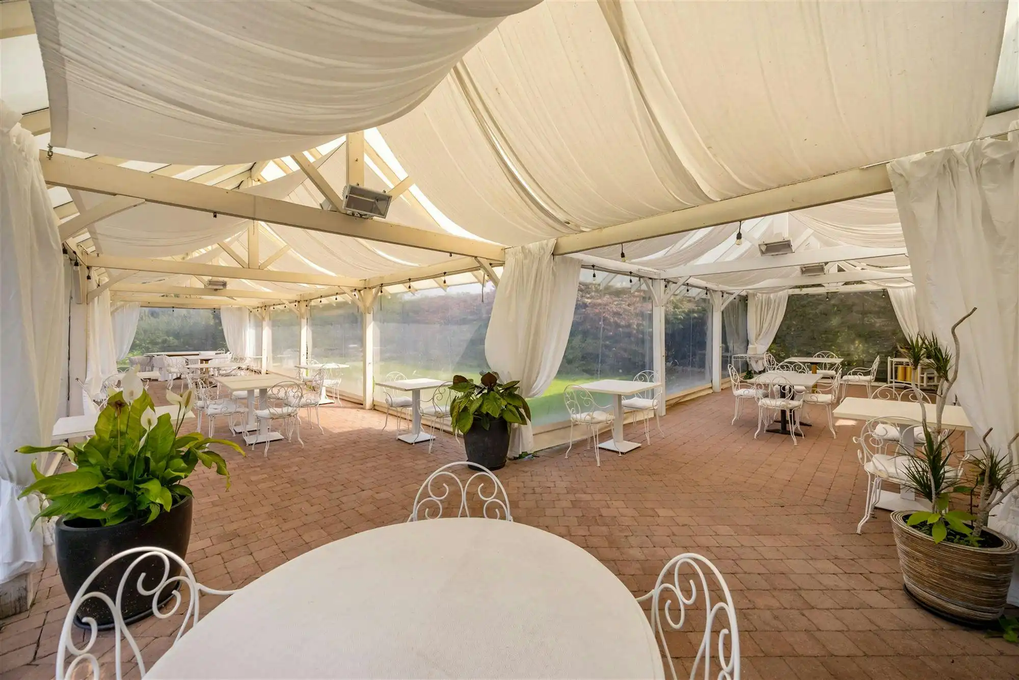 Luxueuze villa met zwembad en handelsruimte te Beverst foto 23